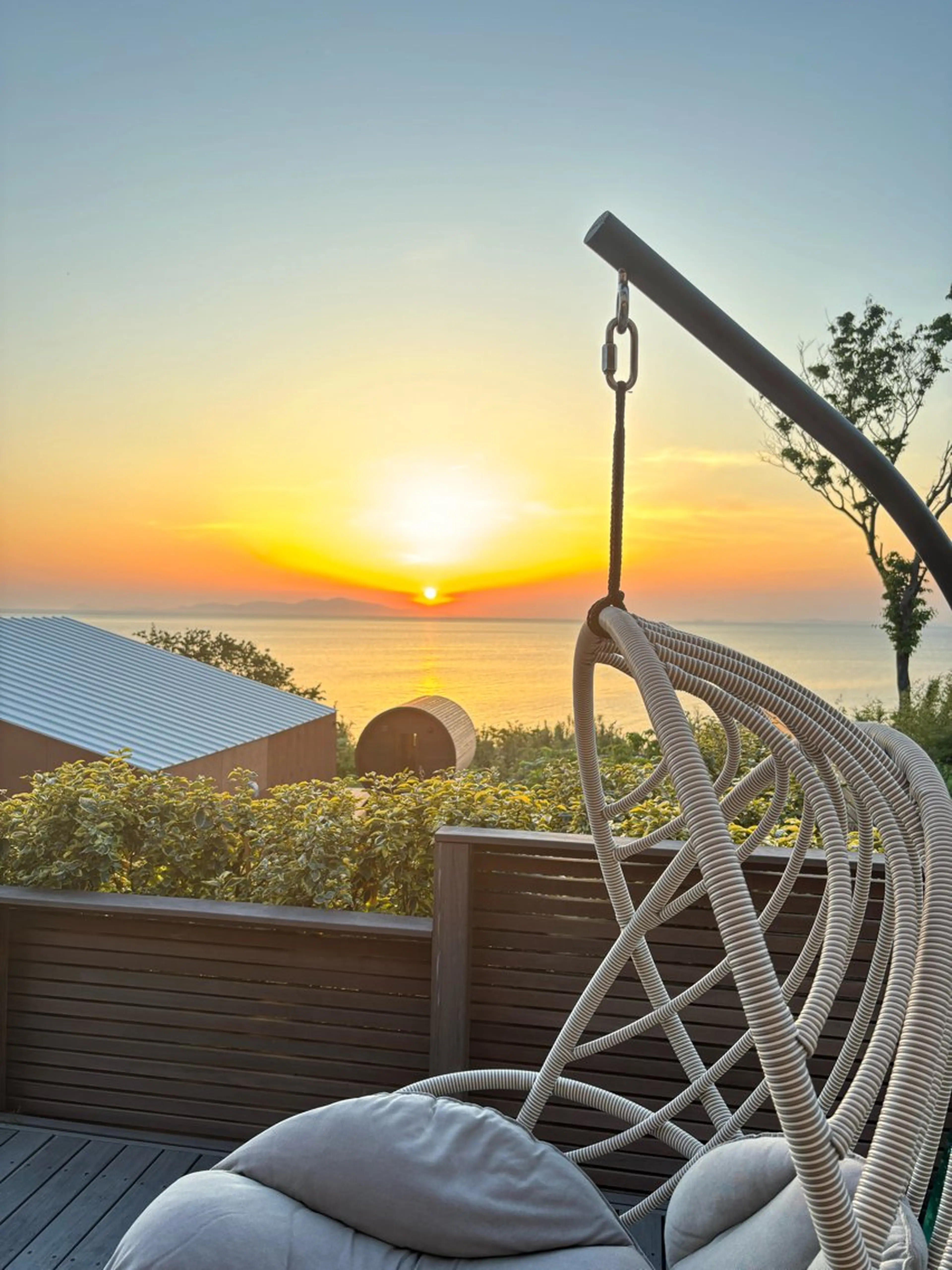 マツエク・マツパ 付け放題 バインドロック 束感まつ毛 フラットラッシュ パリジェンヌラッシュリフト マツエク AURORA RINAのマツエク・マツパデザイン