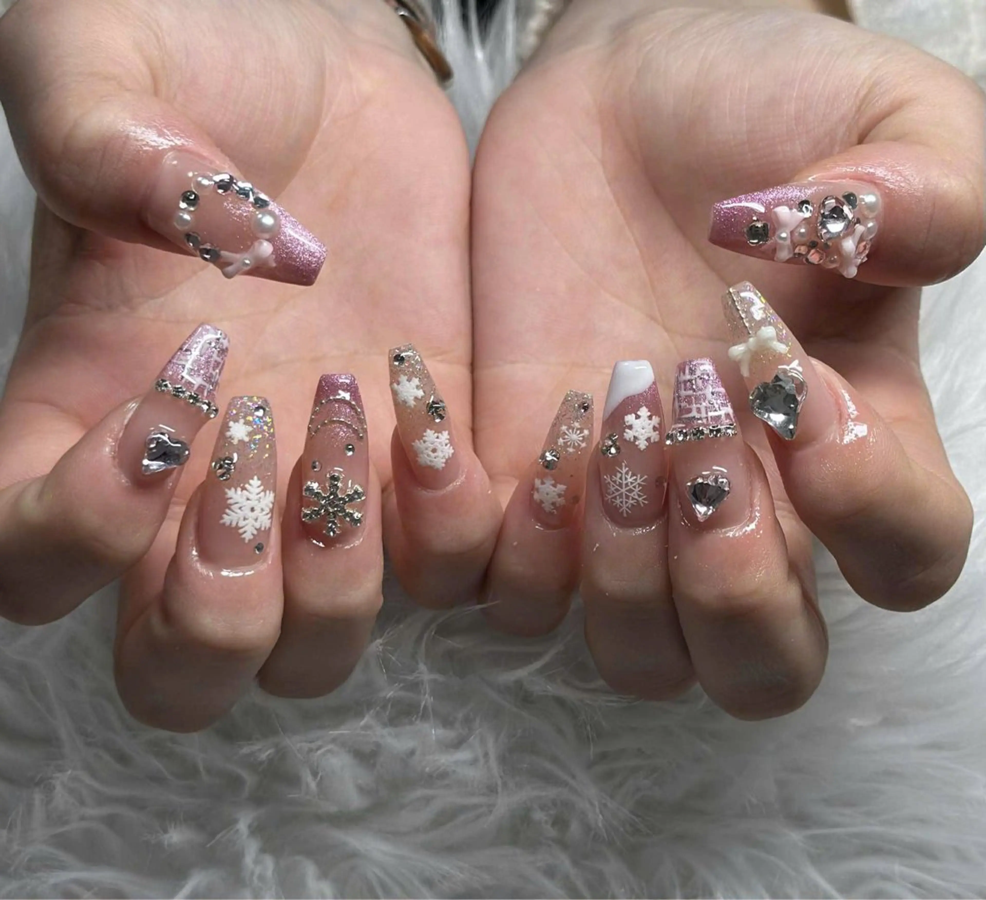 ネイル フレンチネイル ジェルネイル ガラスフレンチ ハロウィン ハート ハンドネイル H.baby Nail Salonのネイルデザイン