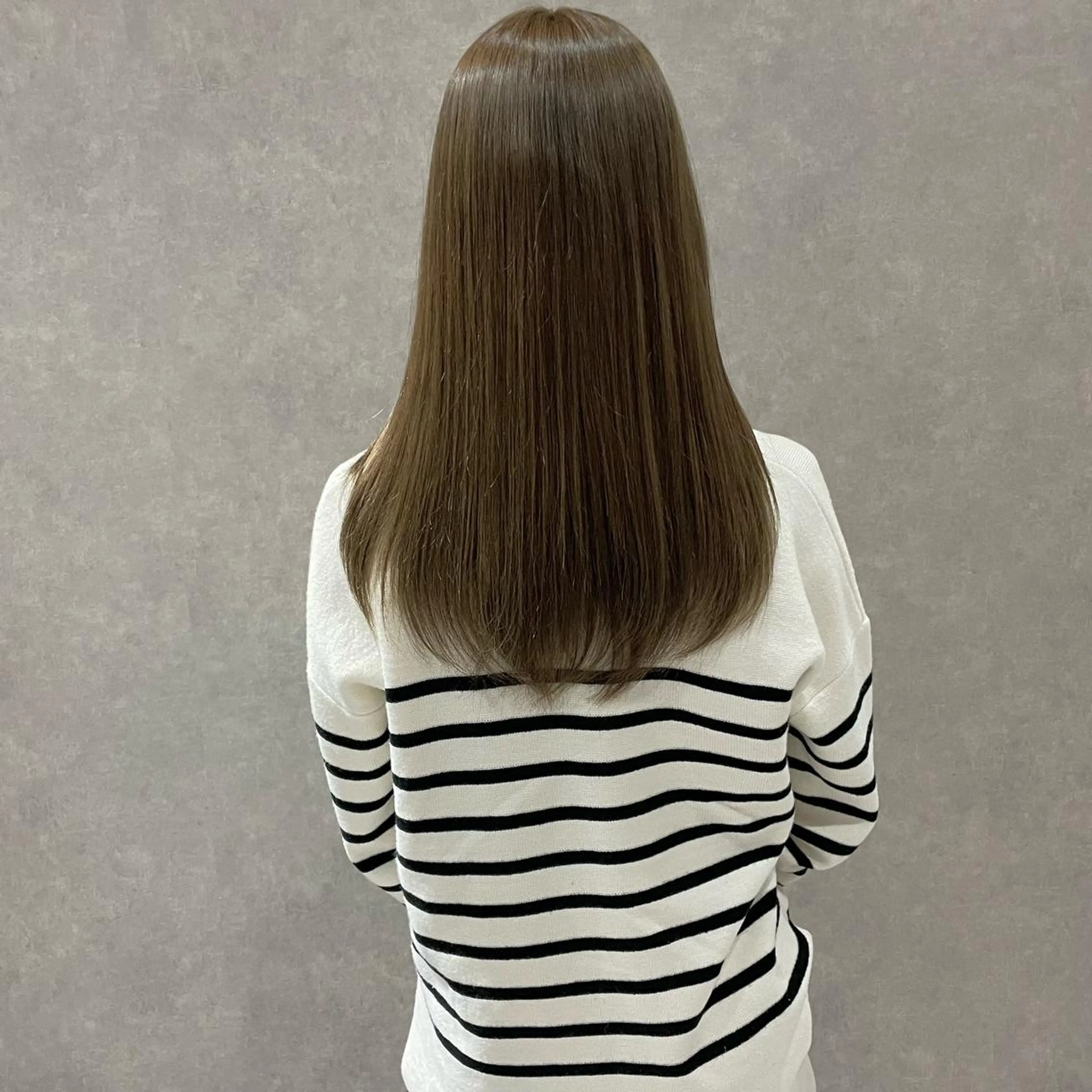 セミロング カラー はちすか るかのヘアスタイル