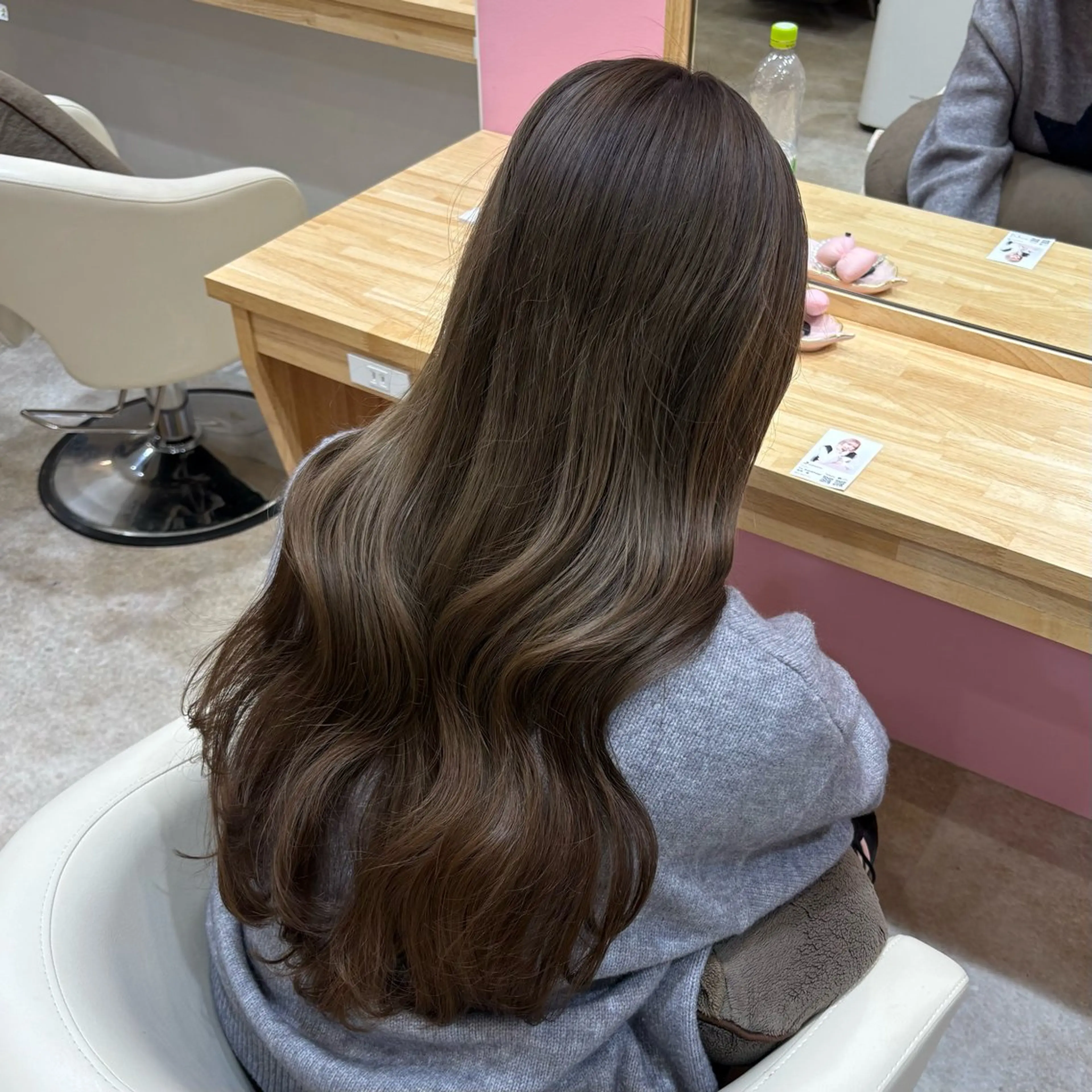 ロング カラー ベージュカラー ブリーチ 透明感カラー 顔まわり/透け感 カラー/青栁優🔆のヘアスタイル