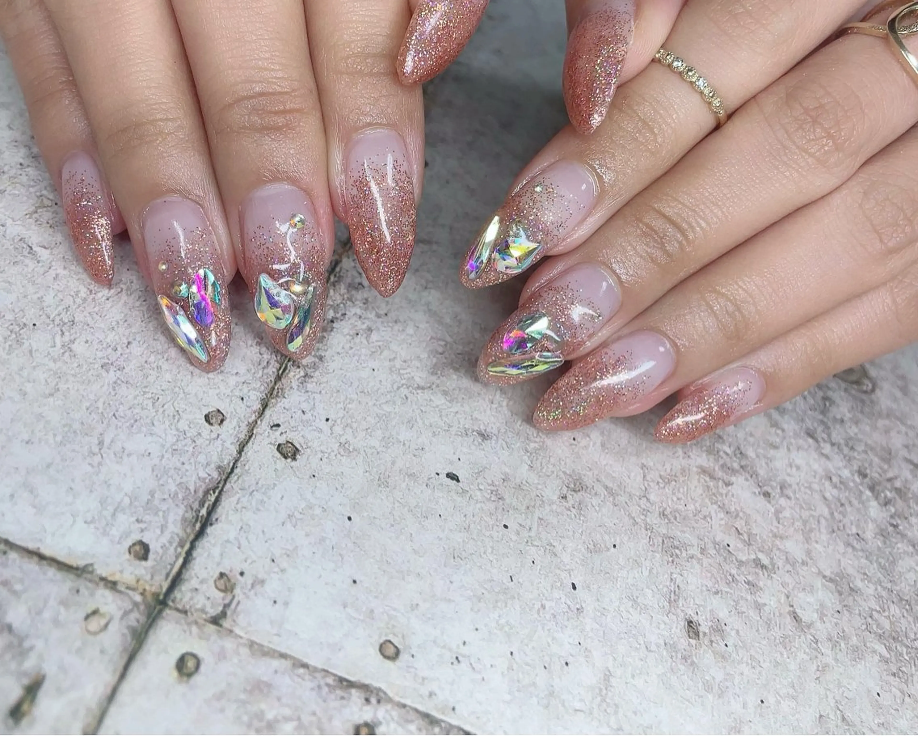 ネイル グラデーション ラメ(グリッター) ラメグラデーション ストーンネイル ハンドネイル Nail_by N1のネイルデザイン