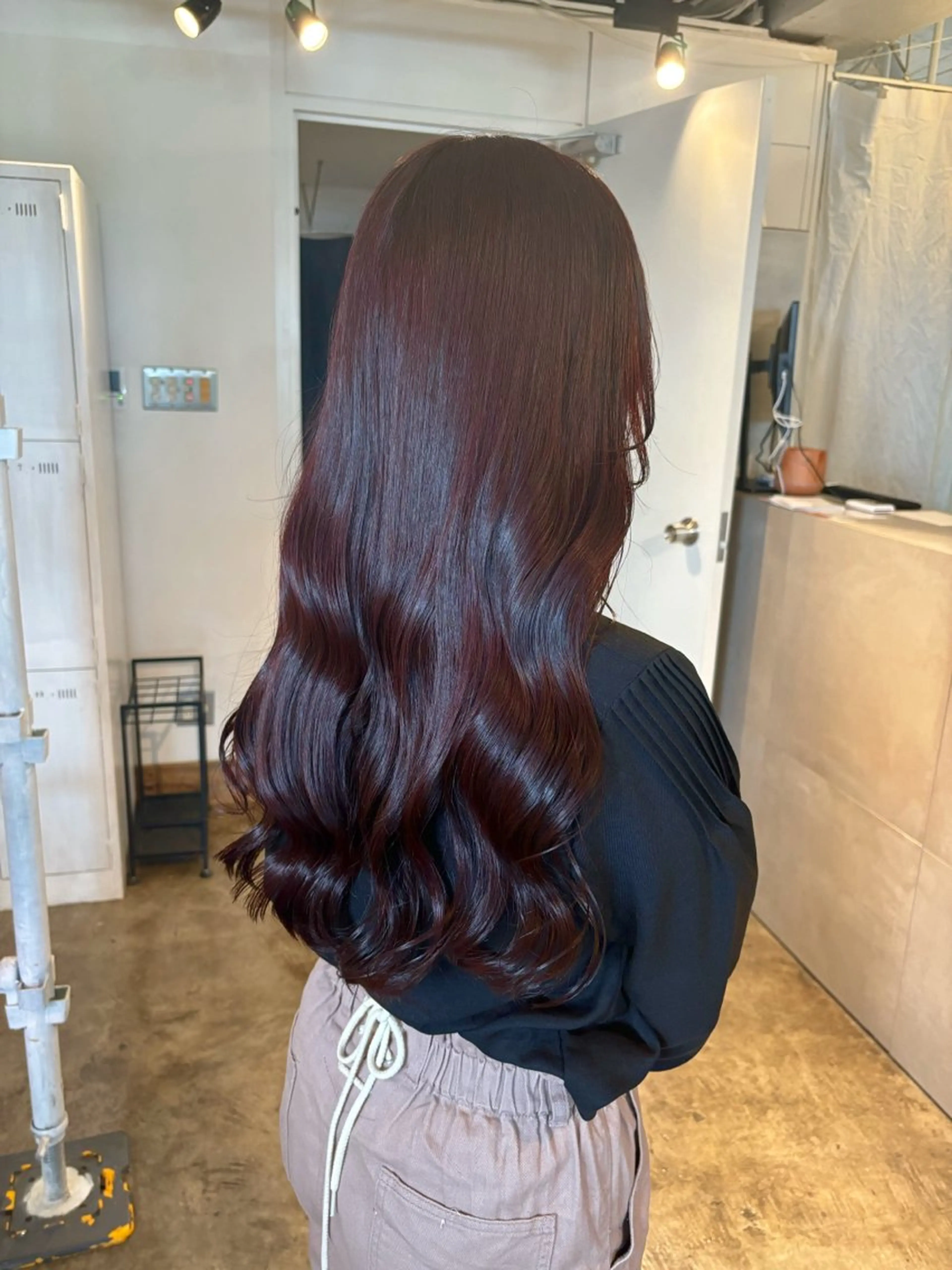 ロング カラー ブリーチ ボルドーカラー ブラウンカラー ブリーチなしカラー レッドカラー 暖色カラー🍒 ケアブリーチ/akiのヘアスタイル