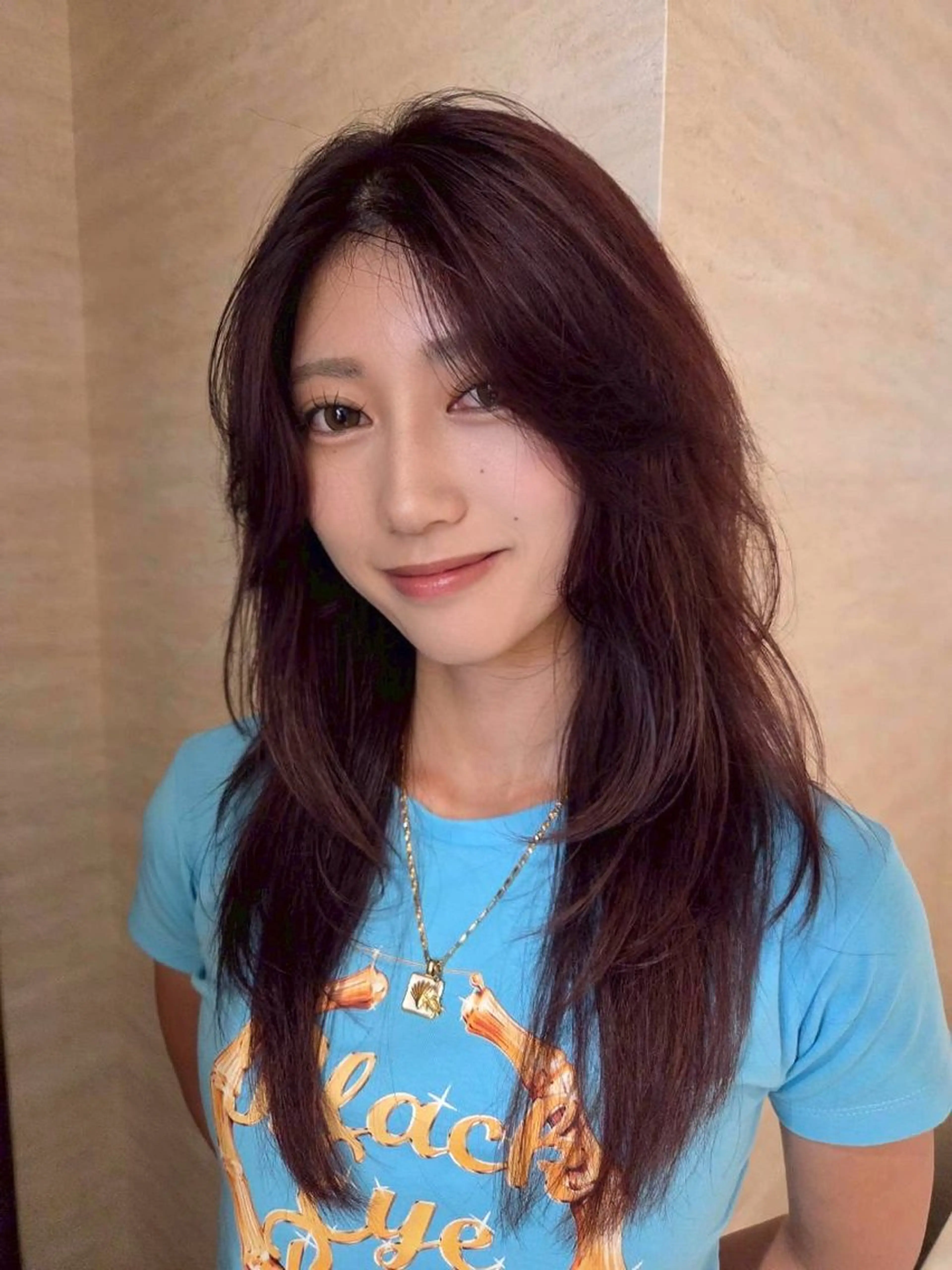 セミロング カラー 柔らかい艶暖色 レイヤー🫧姫汝のヘアスタイル