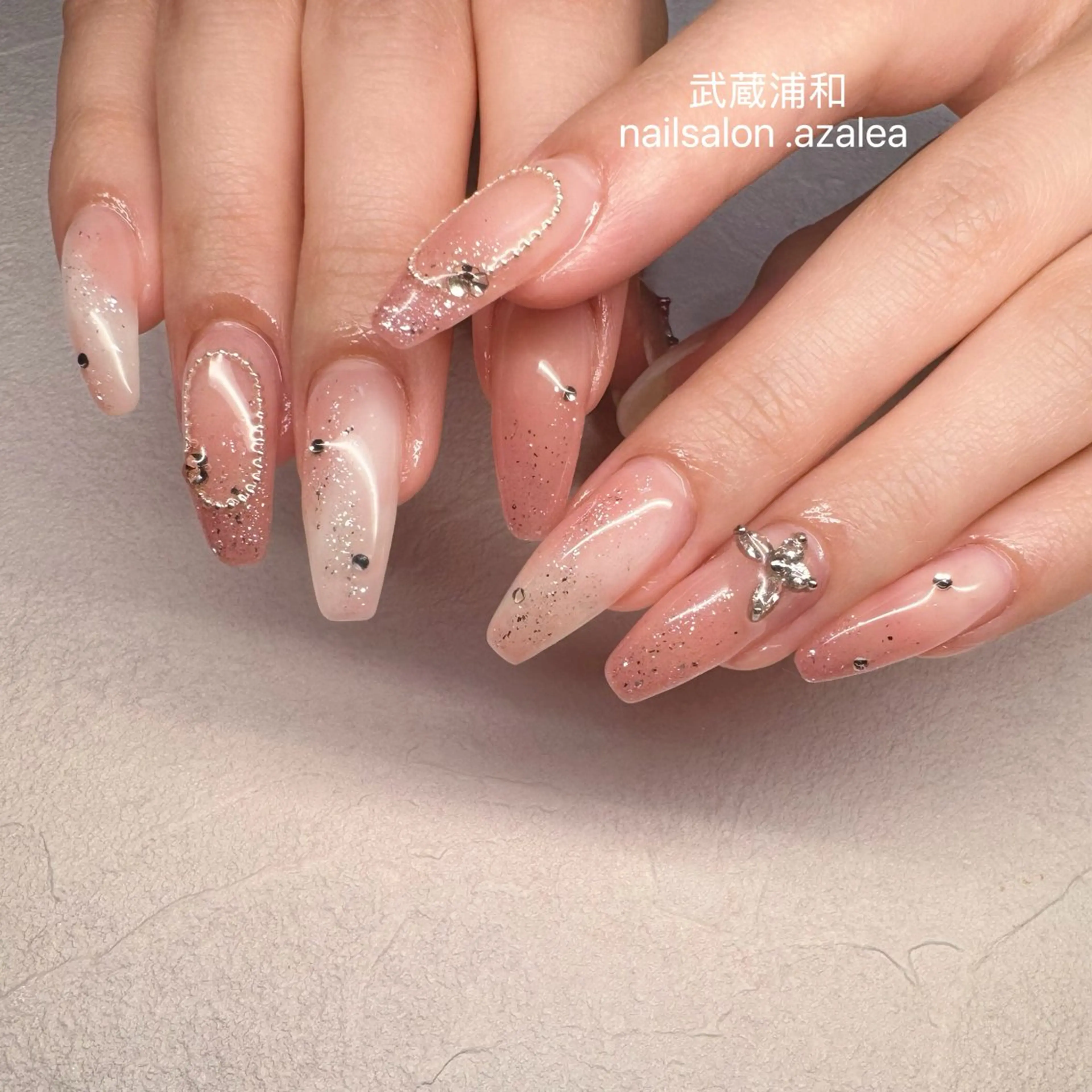 ネイル ハンドネイル R inのネイルデザイン