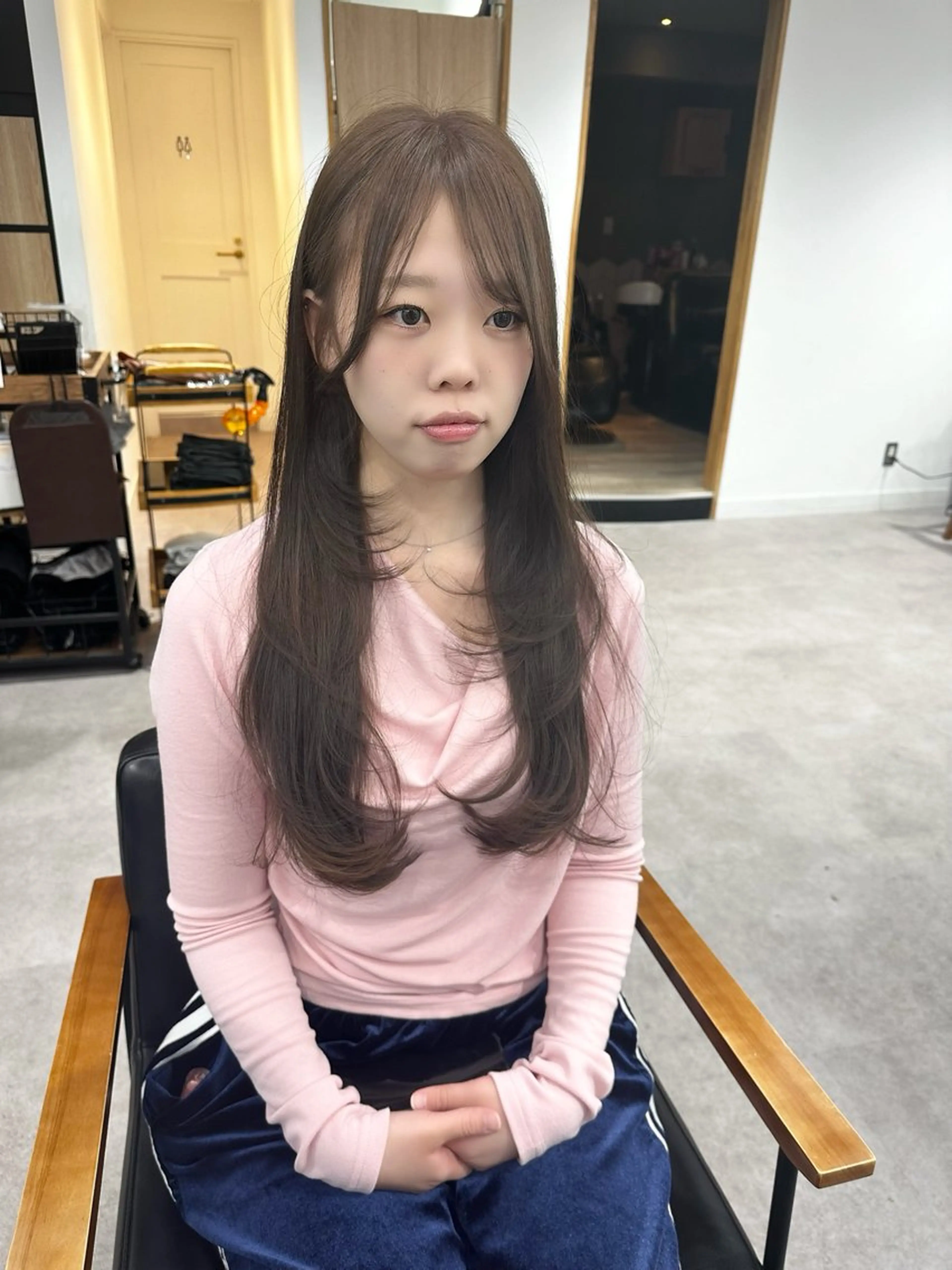 ロング カラー パーマ ヘアアレンジ メンズ キッズ カット ヘアカラー レイヤーカット/顔周 りカット/縮毛矯正のヘアスタイル