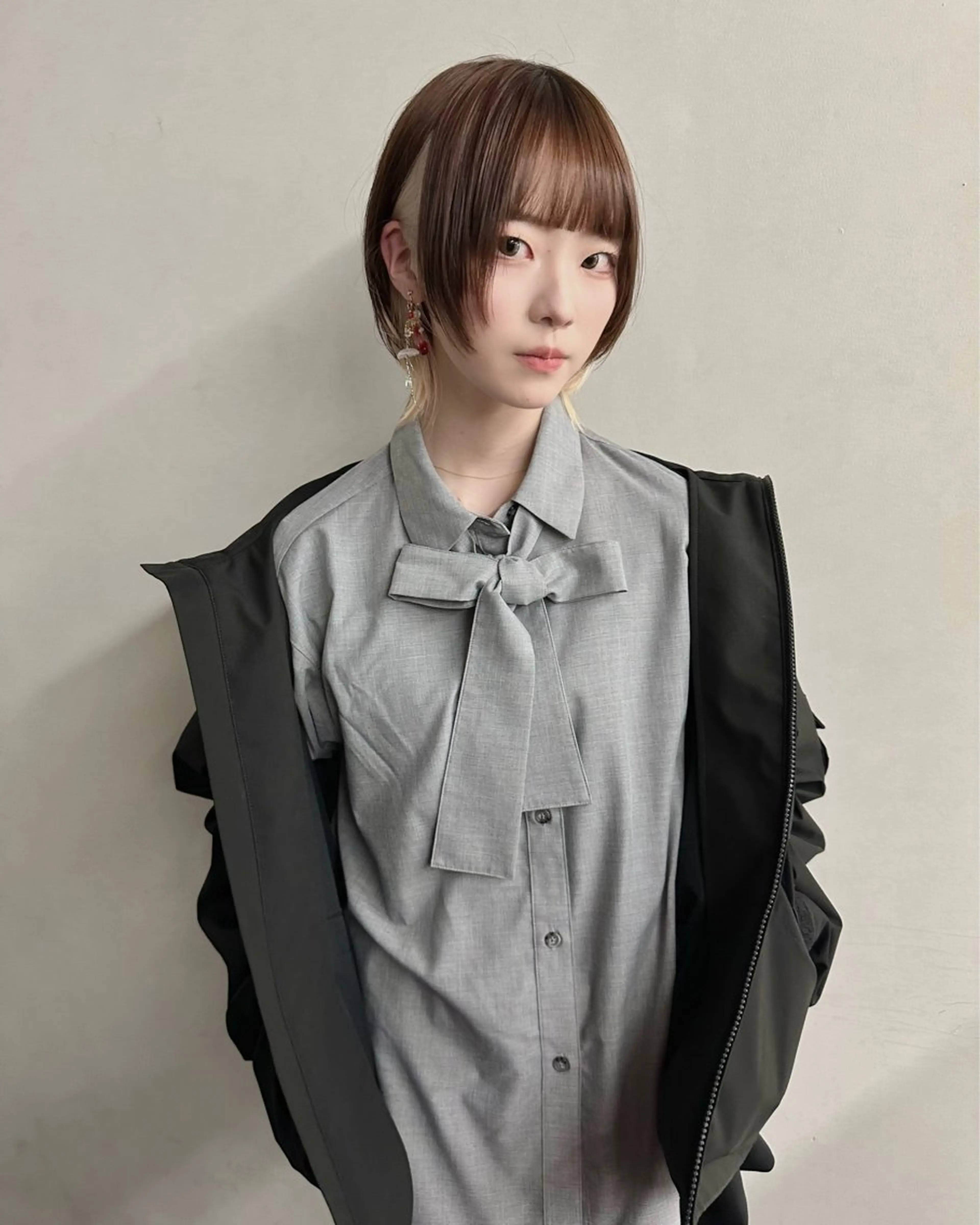 ショート カラー ウルフとハイトーン みっちー✂️のヘアスタイル