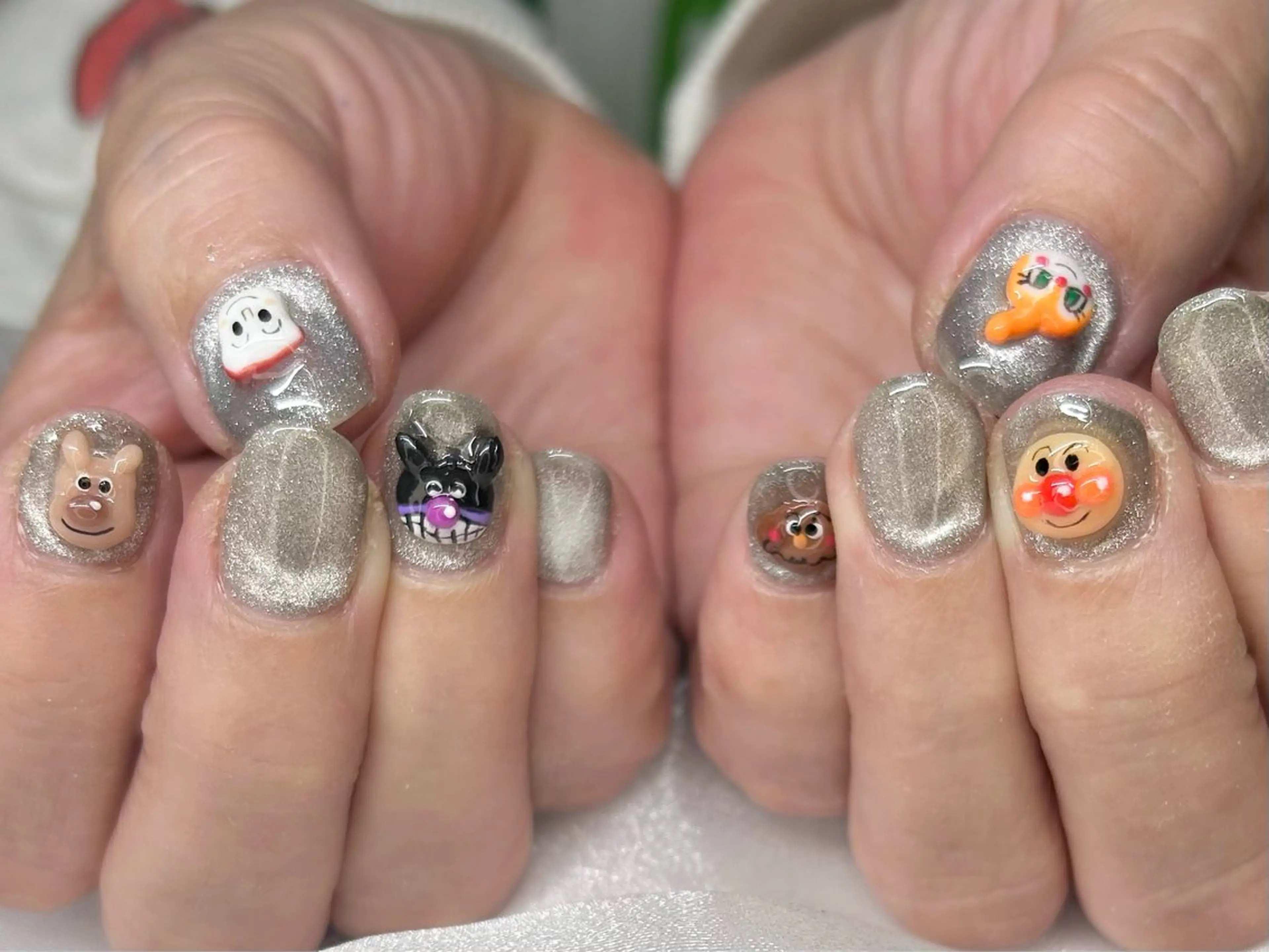 ネイル 持ち込み 鈴木 志歩のネイルデザイン