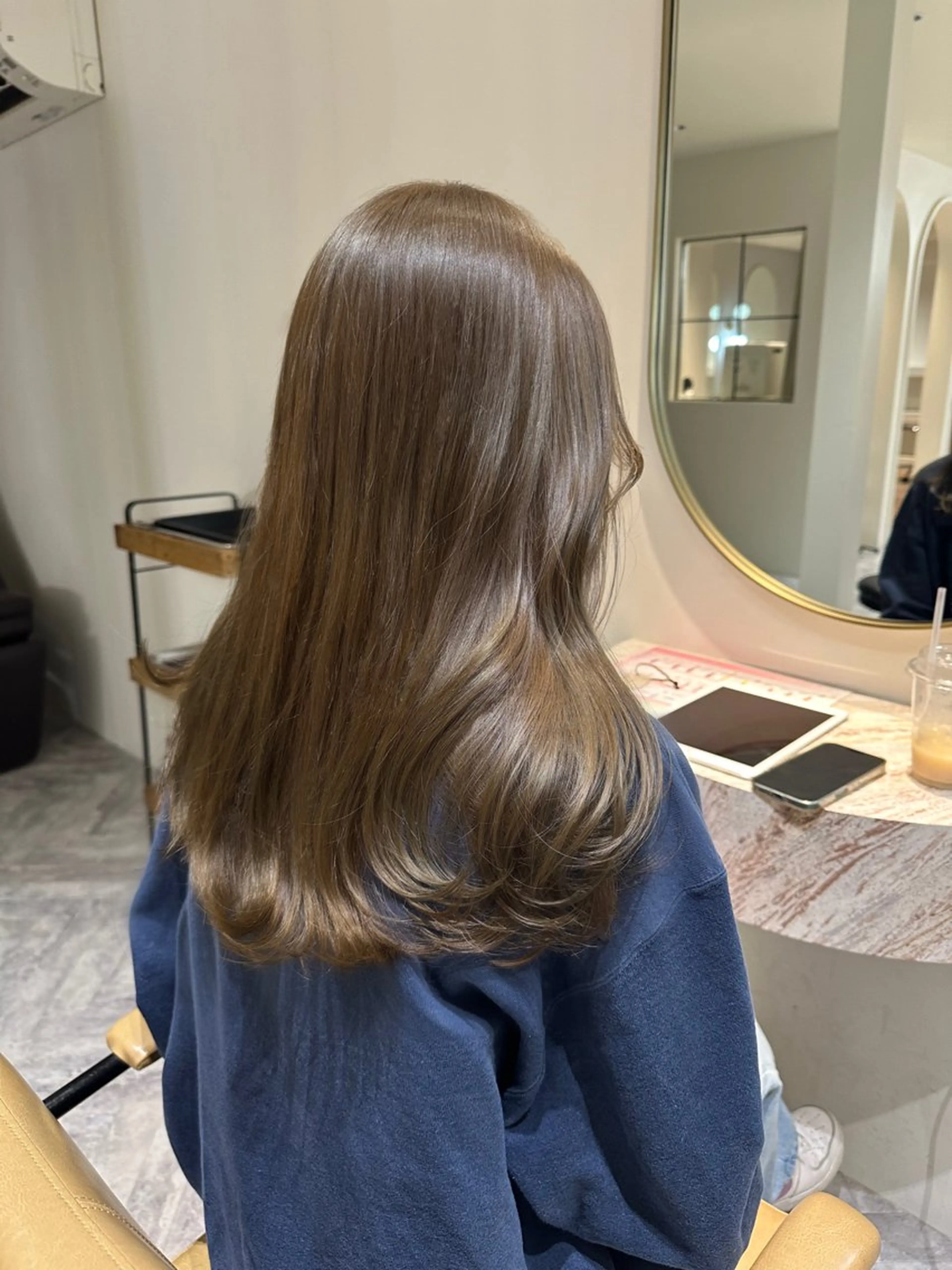 セミロング カラー ベージュカラー ブリーチ ハイトーンカラー ブリーチなしカラー オリーブベージュ カット ヘアカラー トリートメント REINA☁️透明感 カラー/ぷつっと♡のヘアスタイル