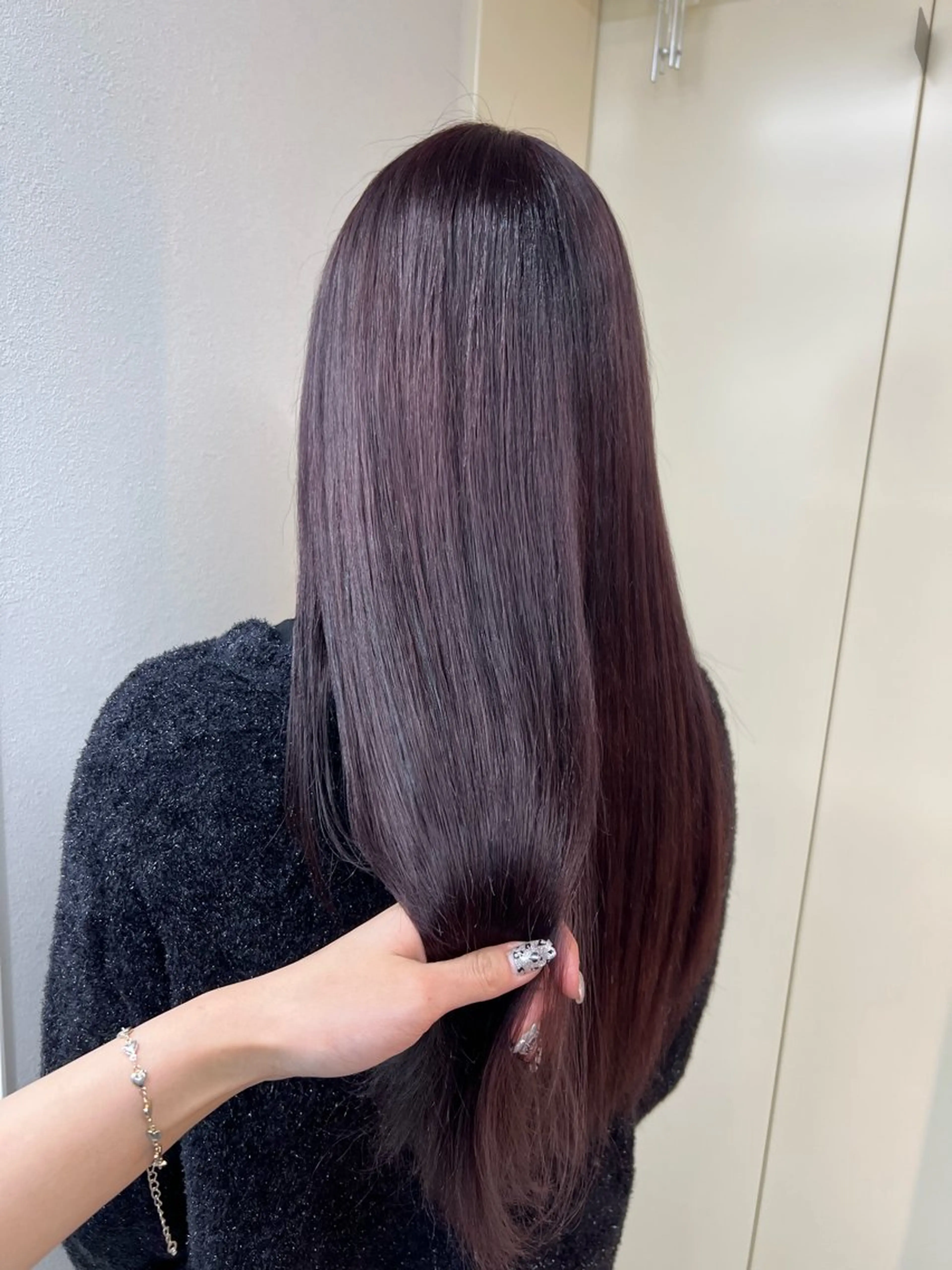 ロング ヘアカラー maya レイヤーカットのヘアスタイル