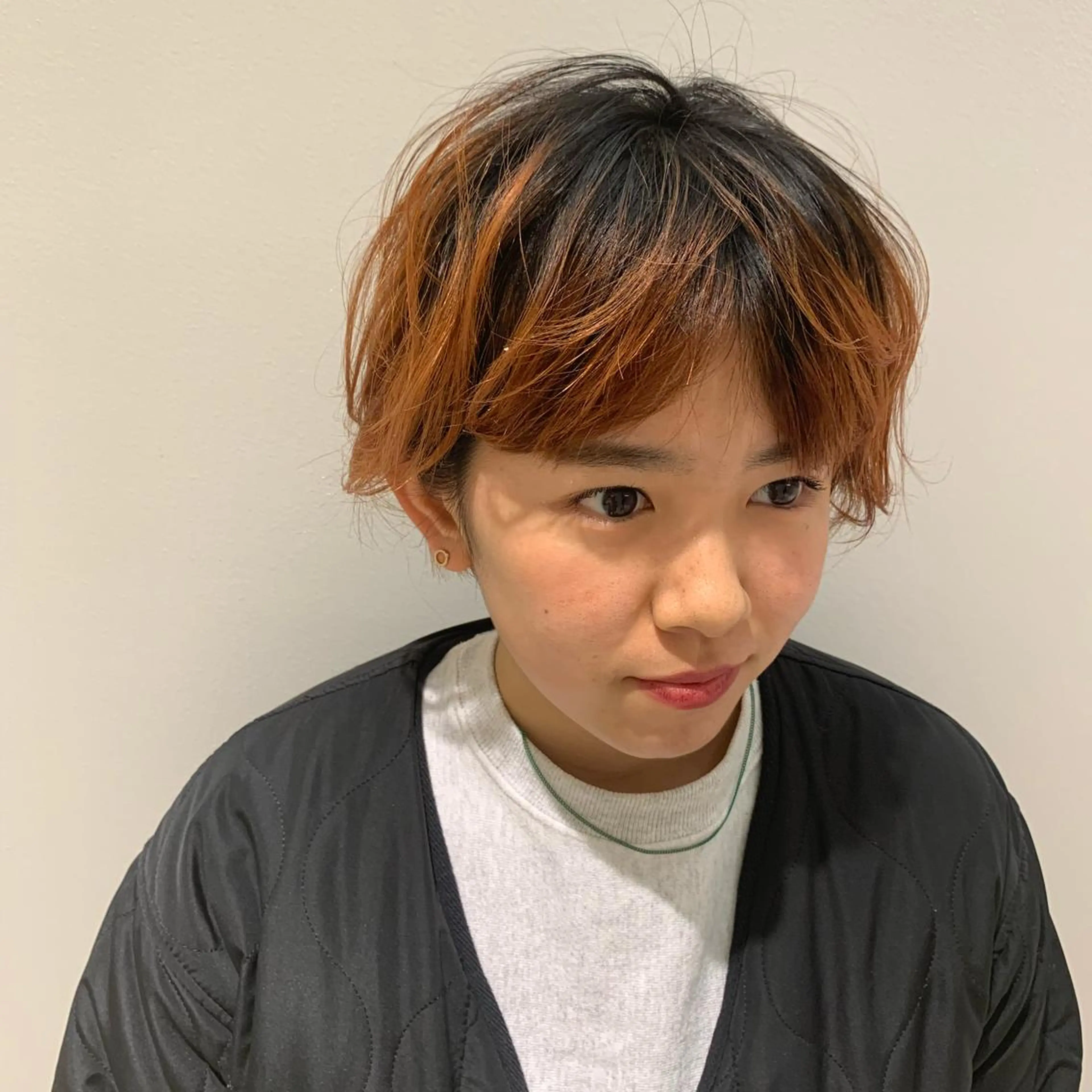 ショート カラー バレイヤージュ オレンジ レイヤーカット 鳥越 一希のヘアスタイル