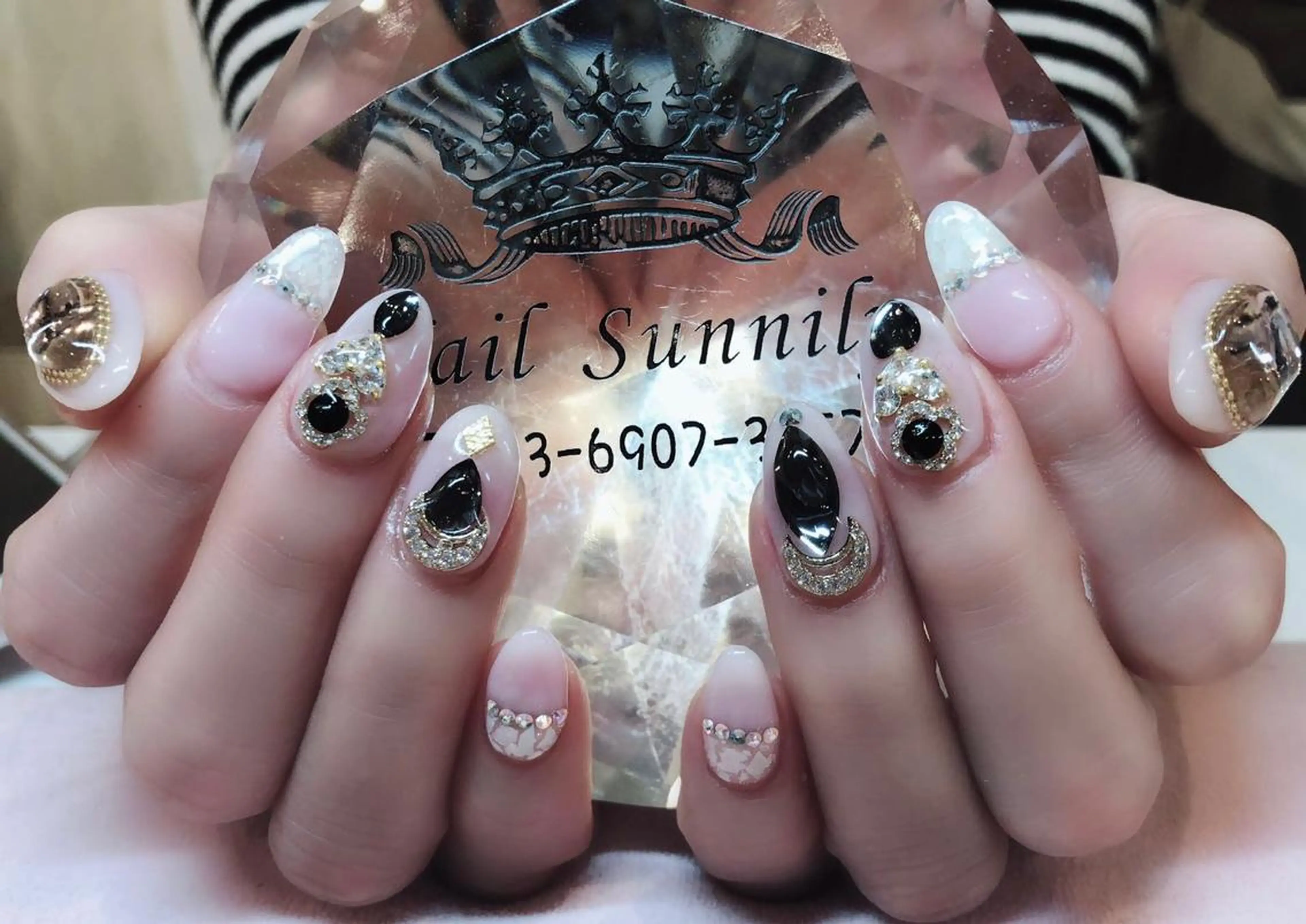 ネイル ストーンネイル リン リンのネイルデザイン