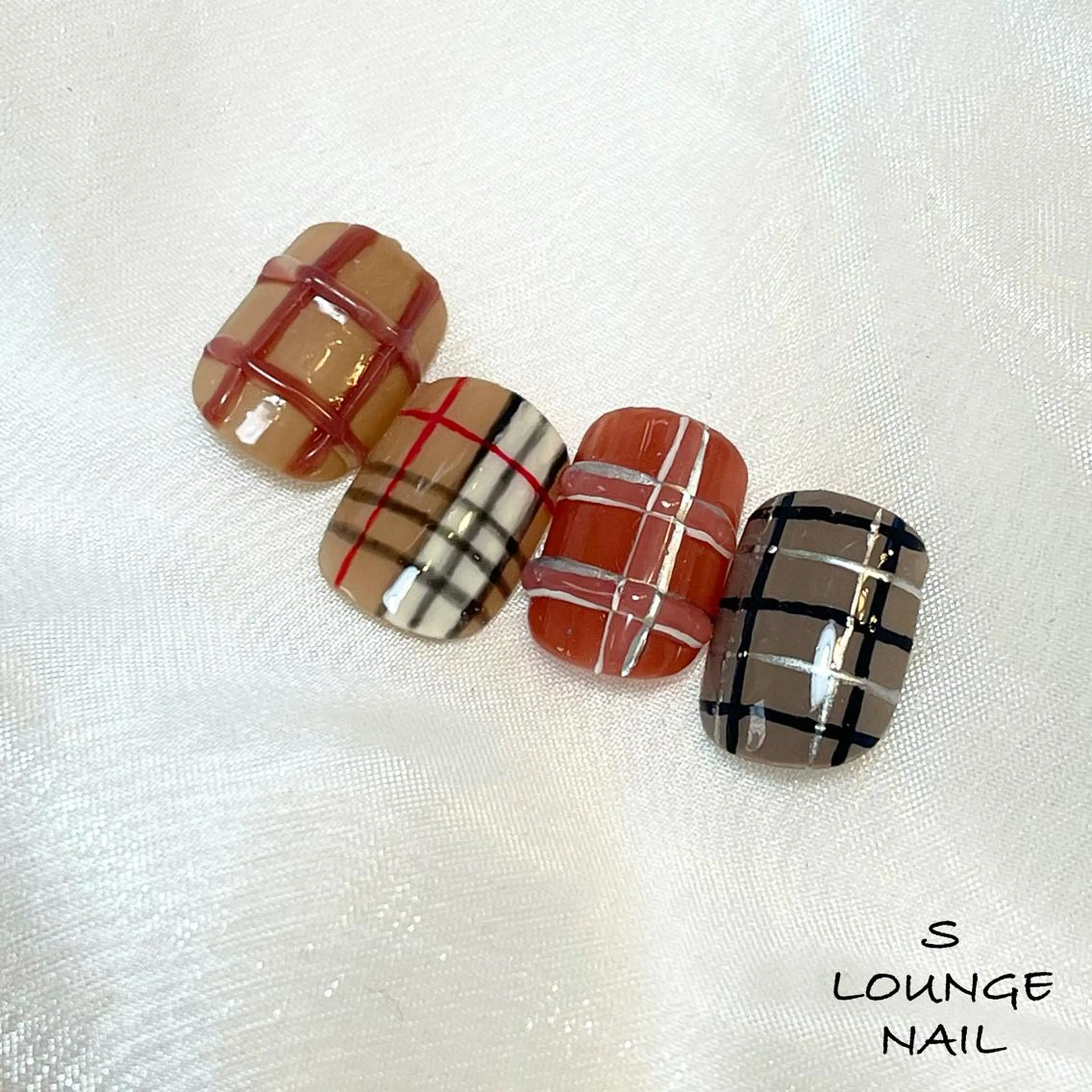 ネイル ハンドネイル フットネイル S LOUNGE NAIL所属・パーツたくさん🍓 SUMIのネイルデザイン