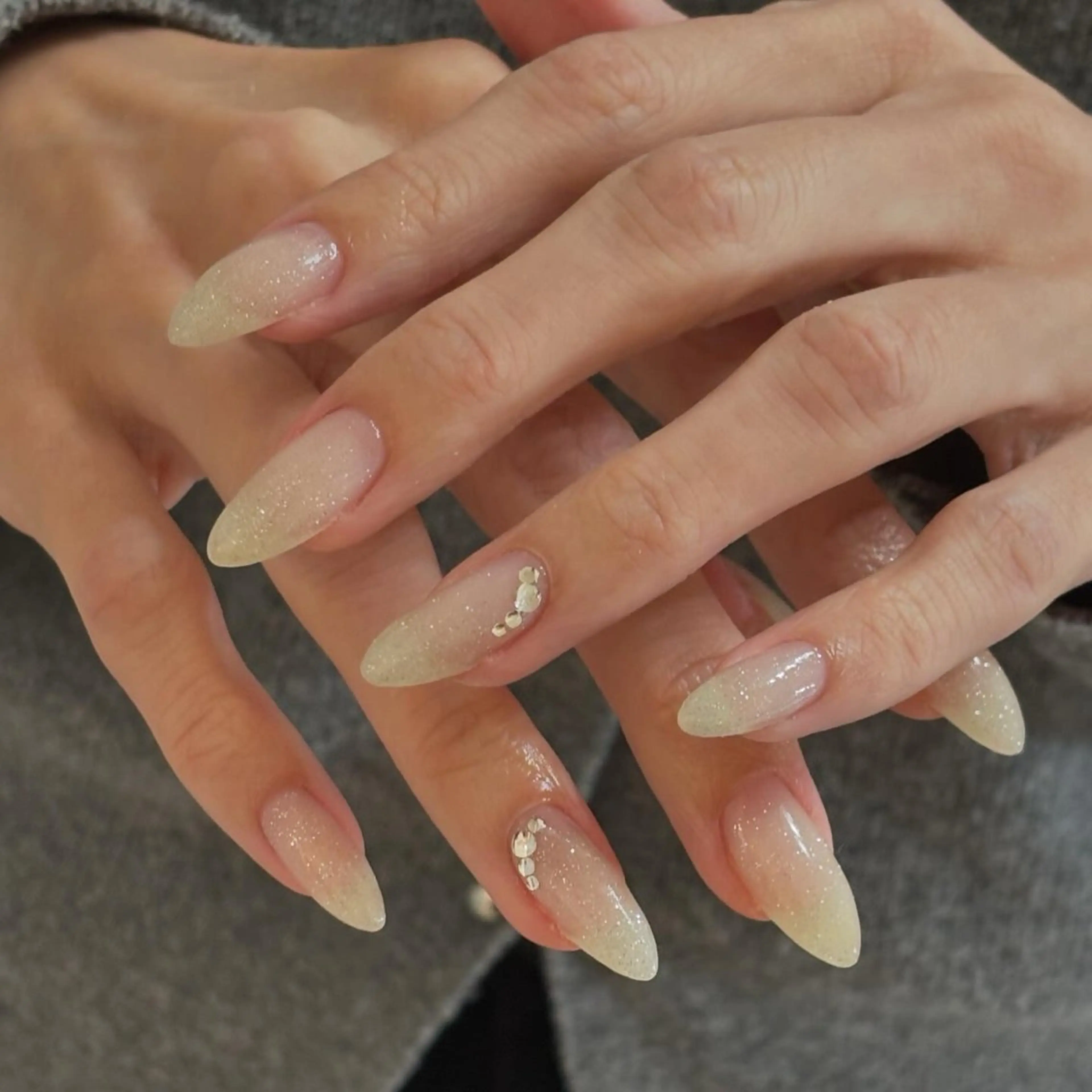 ネイル フラッシュネイル ハンドネイル Elio 国泰寺のネイルデザイン