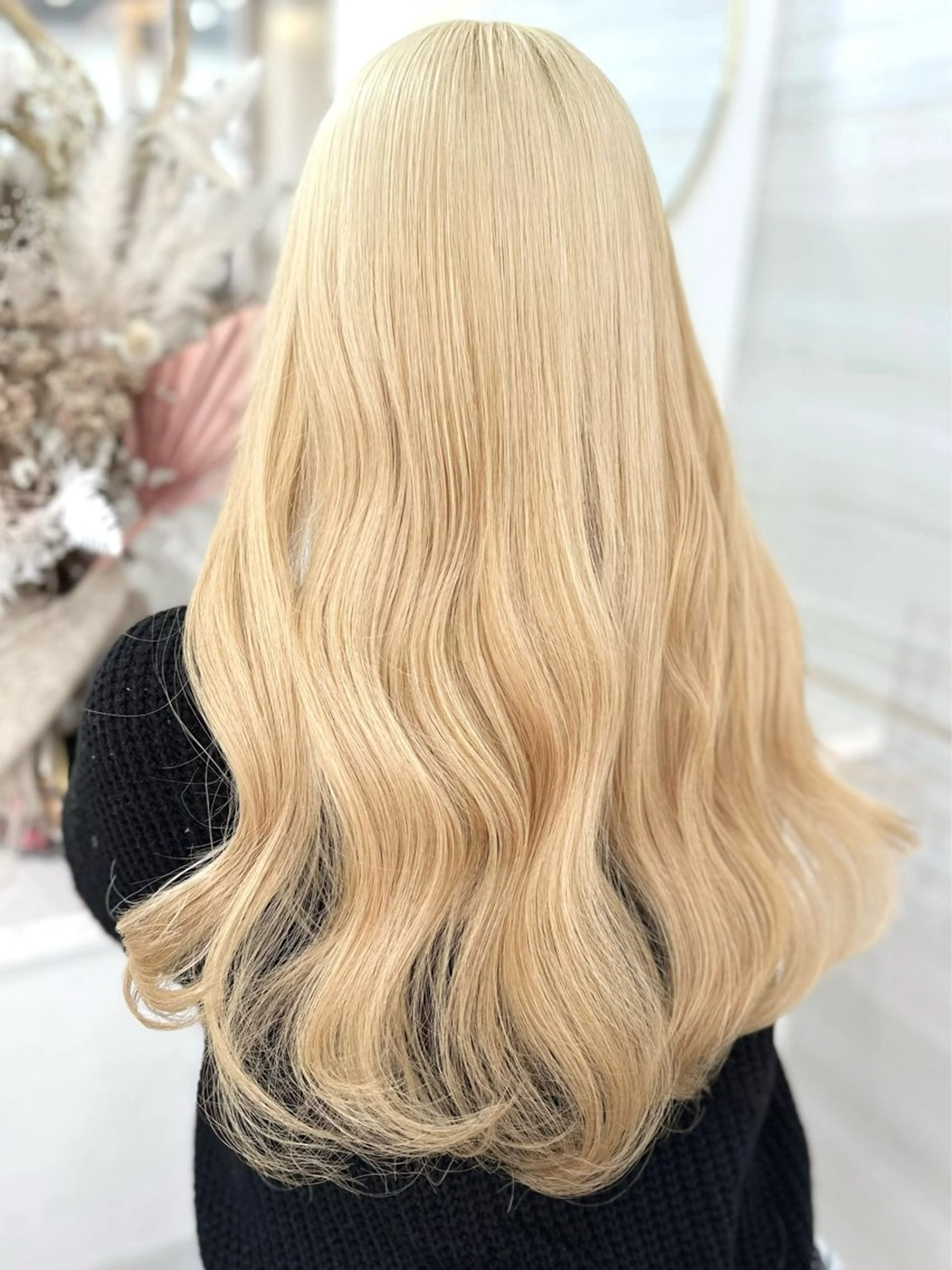 ロング カラー ブリーチ 抜きっぱなしブロンド ブロンド ケアブリーチ ハイトーンカラー 🐈‍⬛momo🐾 ダブルカラーのヘアスタイル