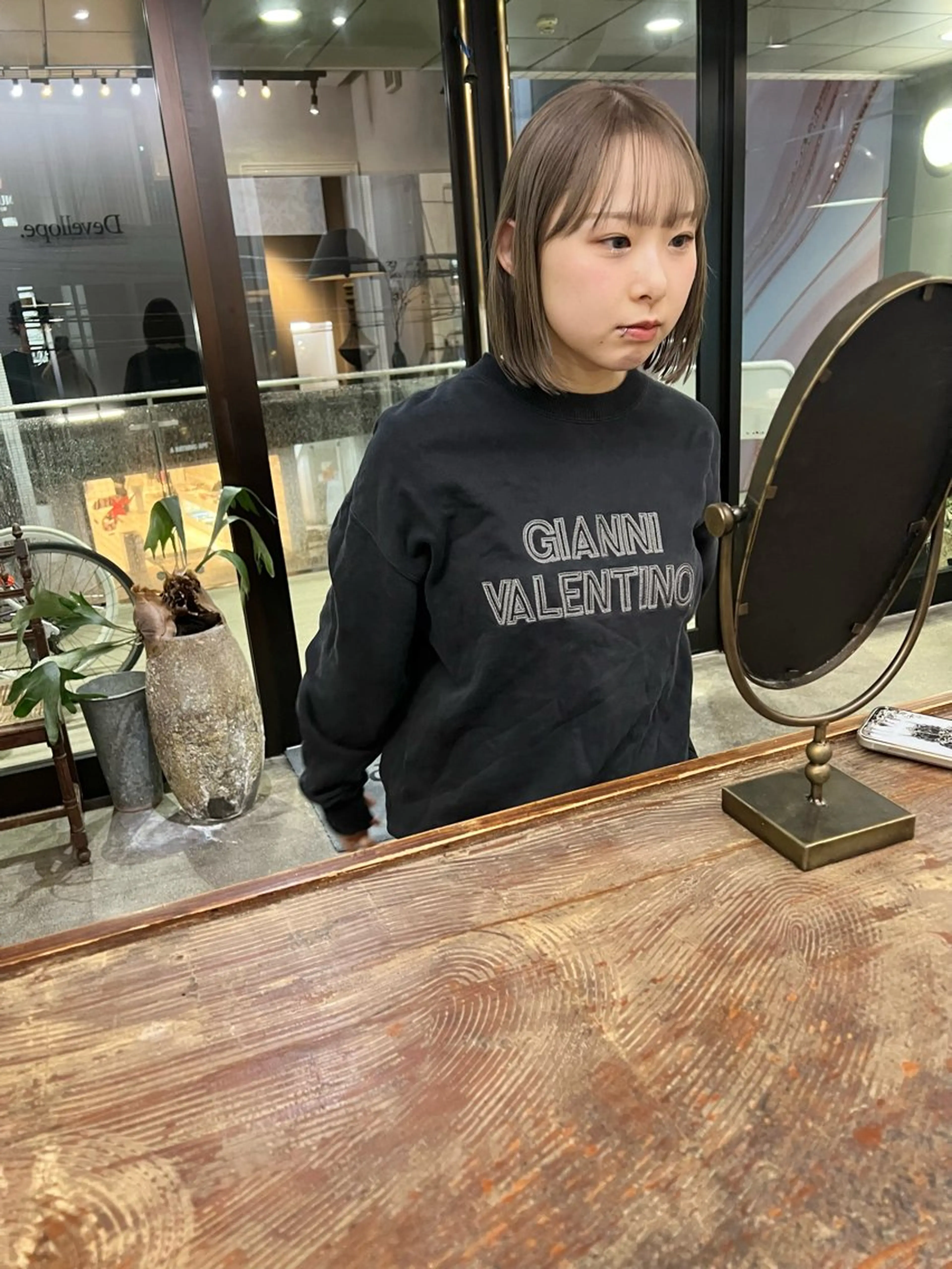 ショート カラー ブリーチ ケアブリーチ ダブルカラー グレージュ ハイトーンカラー ヘアカラー 千葉 郁也のヘアスタイル