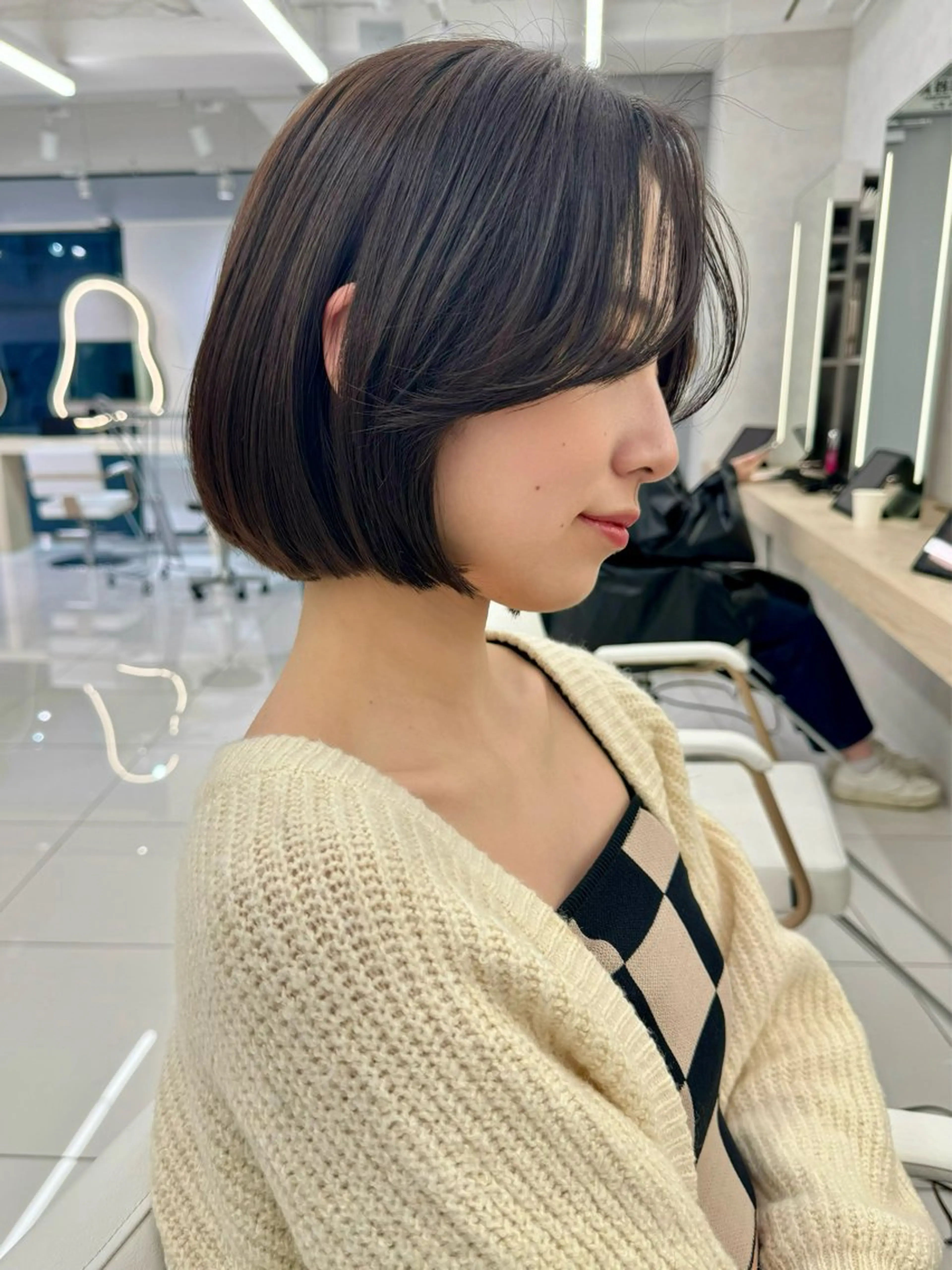 ミディアム 三鷹で1番ショート ボブをカットする新谷のヘアスタイル