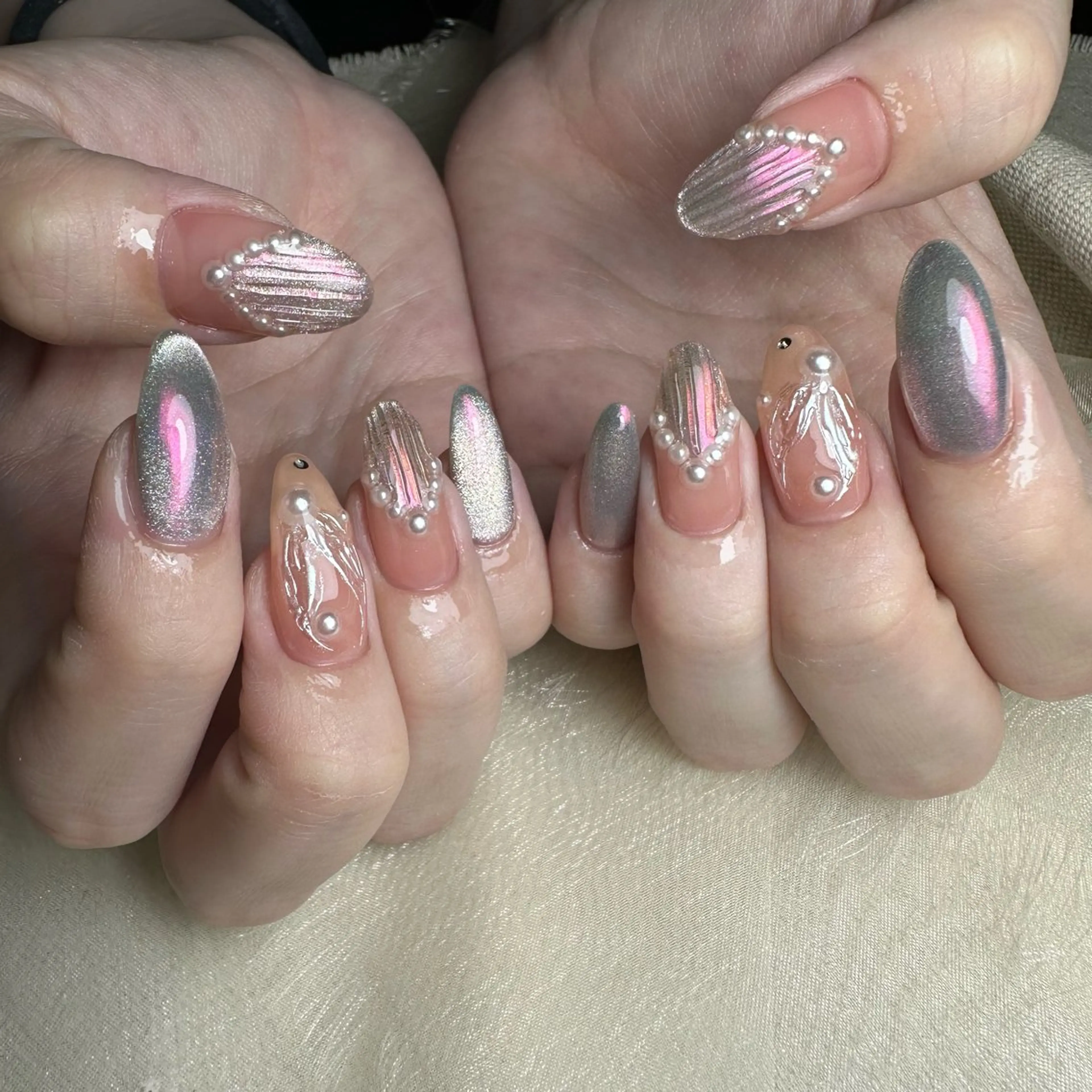 ネイル 里見 麗のネイルデザイン