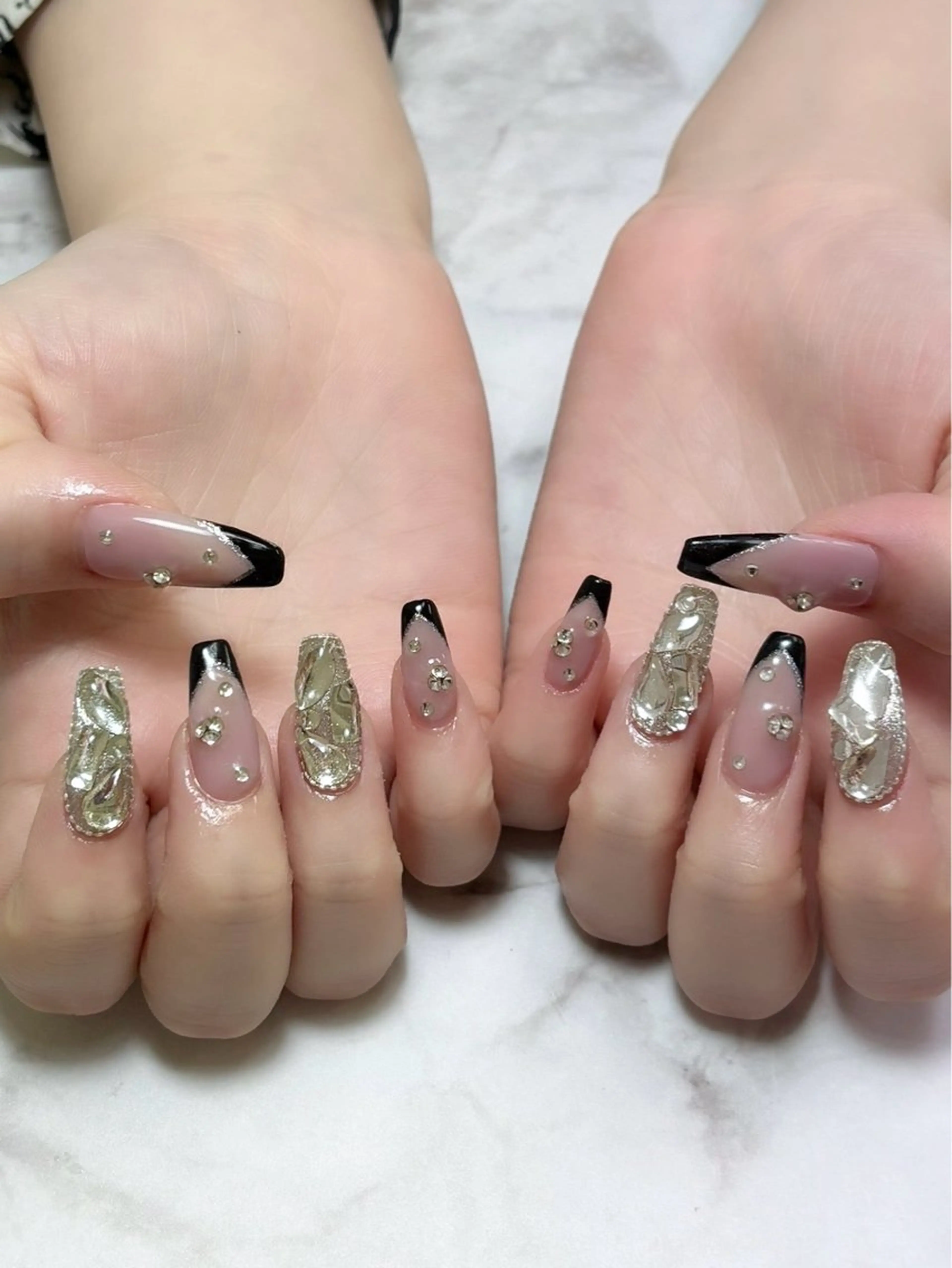 ネイル ハンドネイル 村上莉理 ネイリ ストUNELMA所属のネイルデザイン