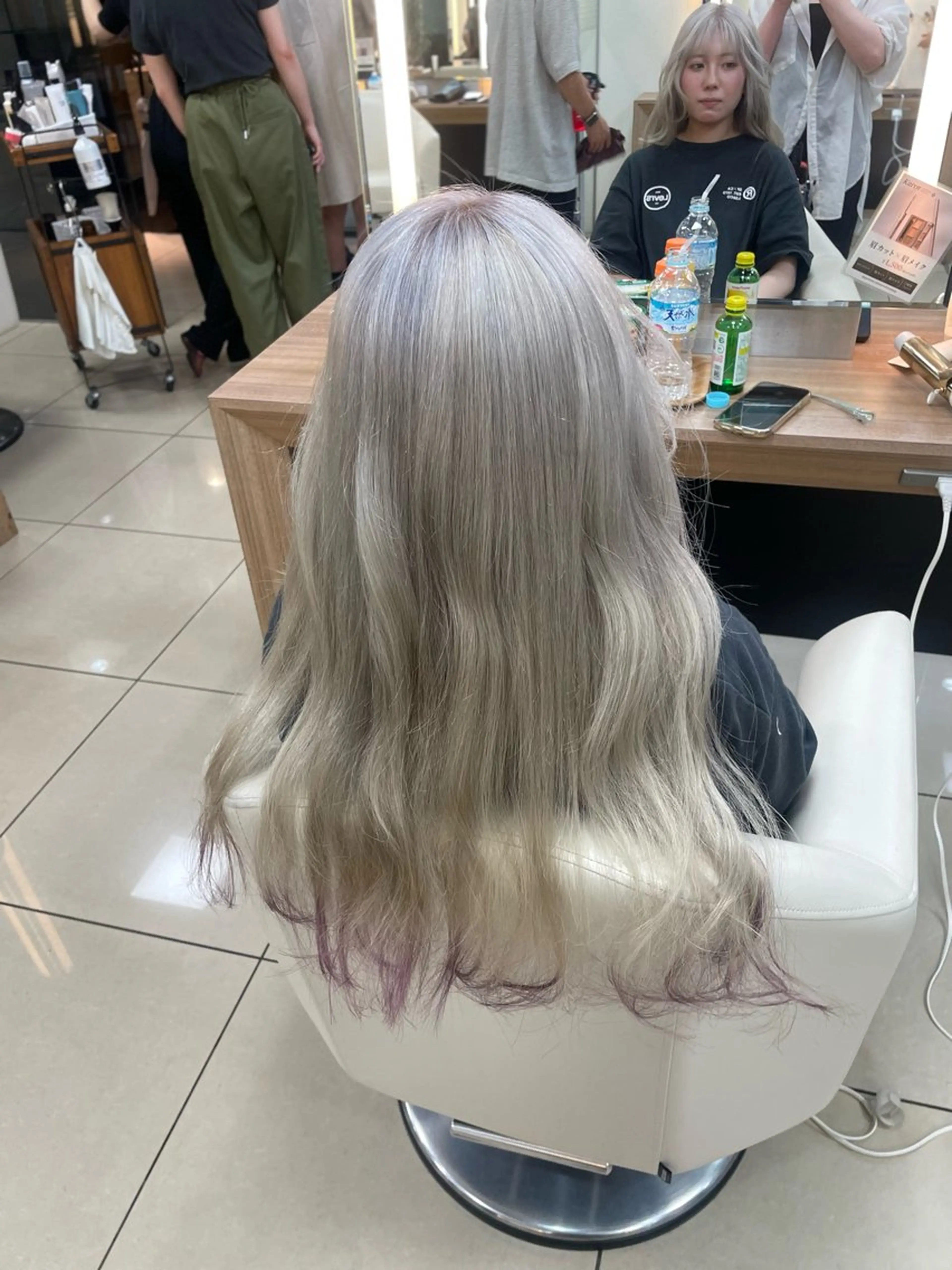 ロング カラー ハイトーン/レイヤー 似合わせ・ユキノのヘアスタイル