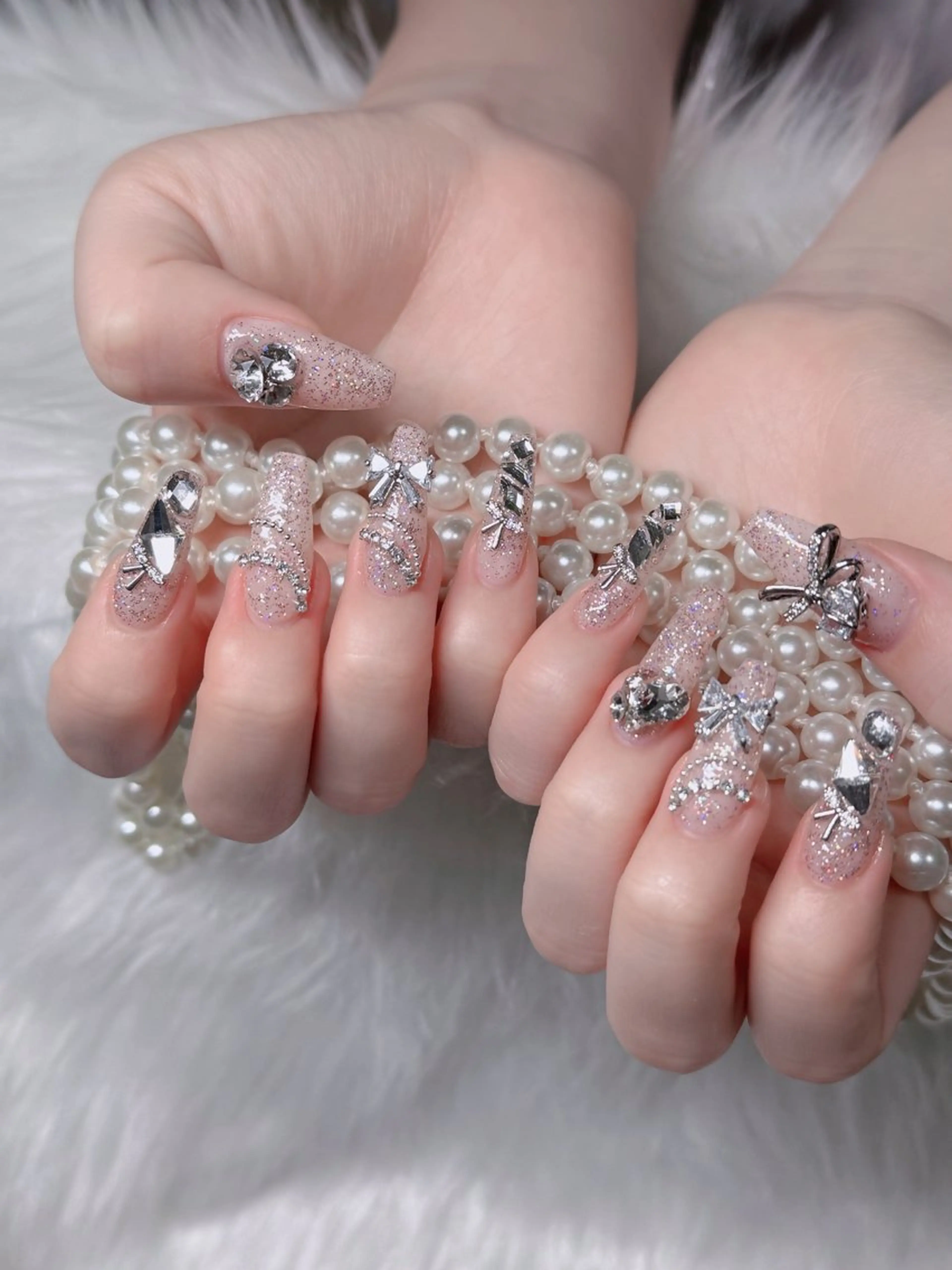 ネイル オーロラネイル フレンチネイル ジェルネイル ハロウィン キラキラネイル H.baby Nail Salonのネイルデザイン