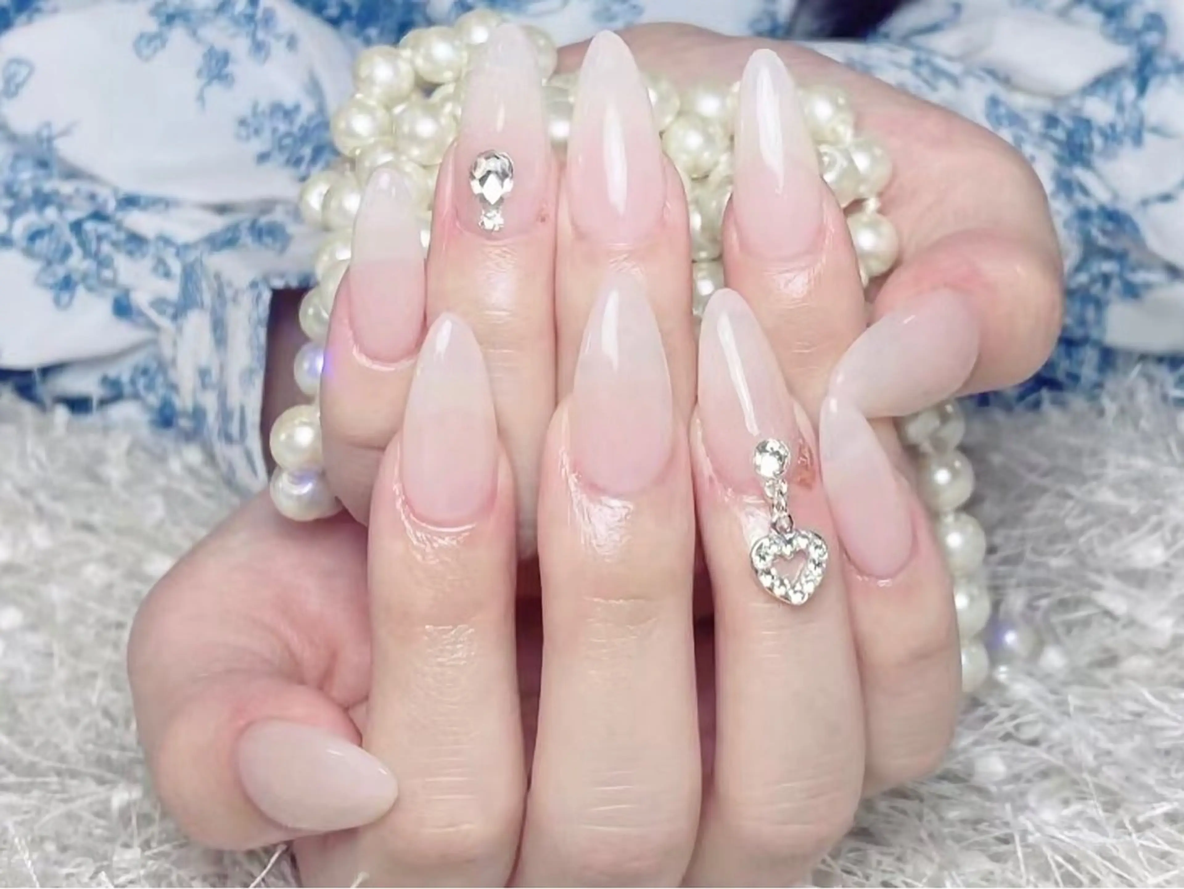 ネイル オーロラネイル チークネイル 長さ出し フットネイル フレンチネイル ハンドネイル ハンドケア NaNa nailのネイルデザイン