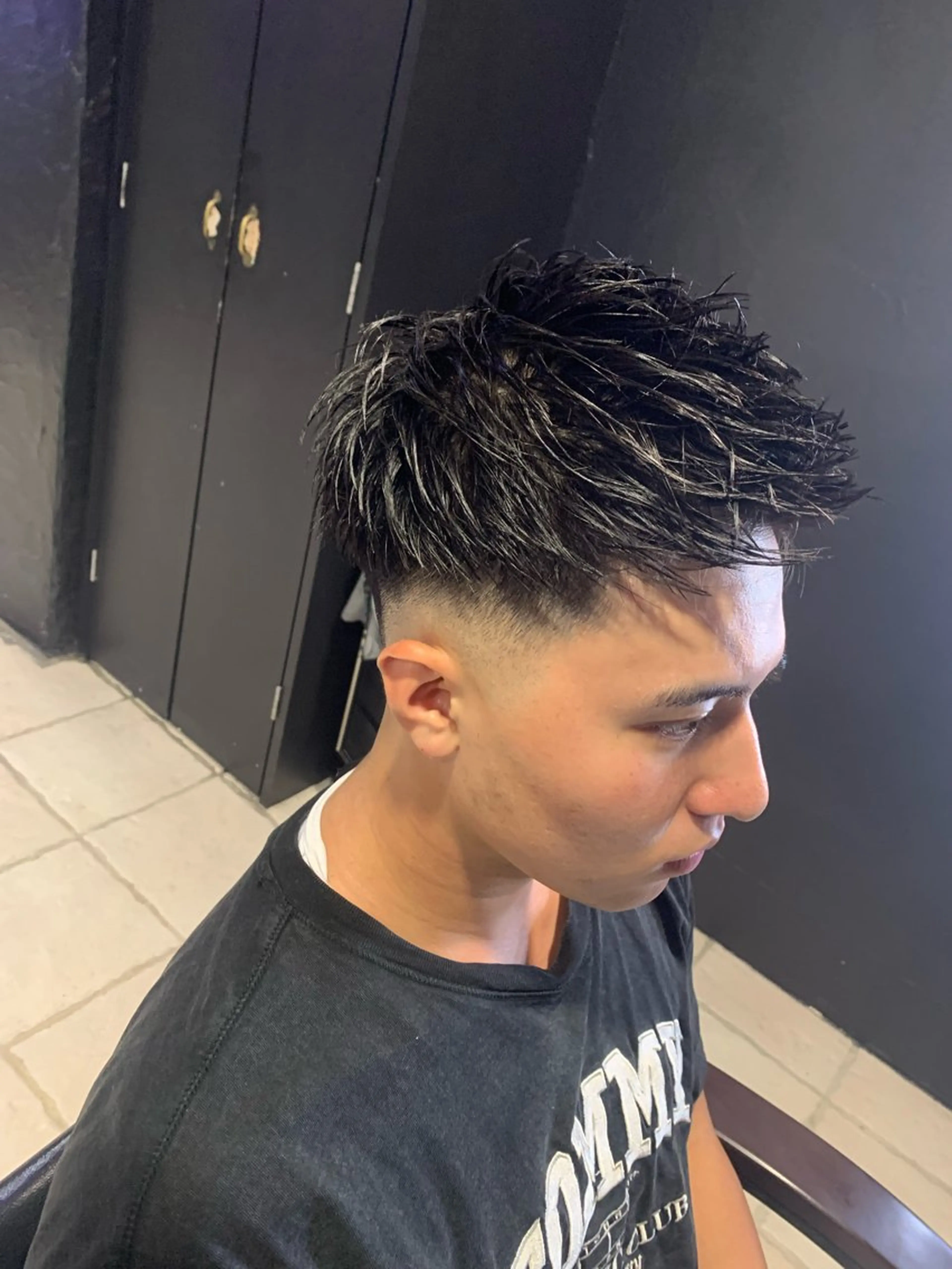 ショート メンズ フェードカット モヒカン スキンフェード カット ヘッドスパ ヘアセット メンズパーマ/難波/ 心斎橋　室園亮佑のヘアスタイル