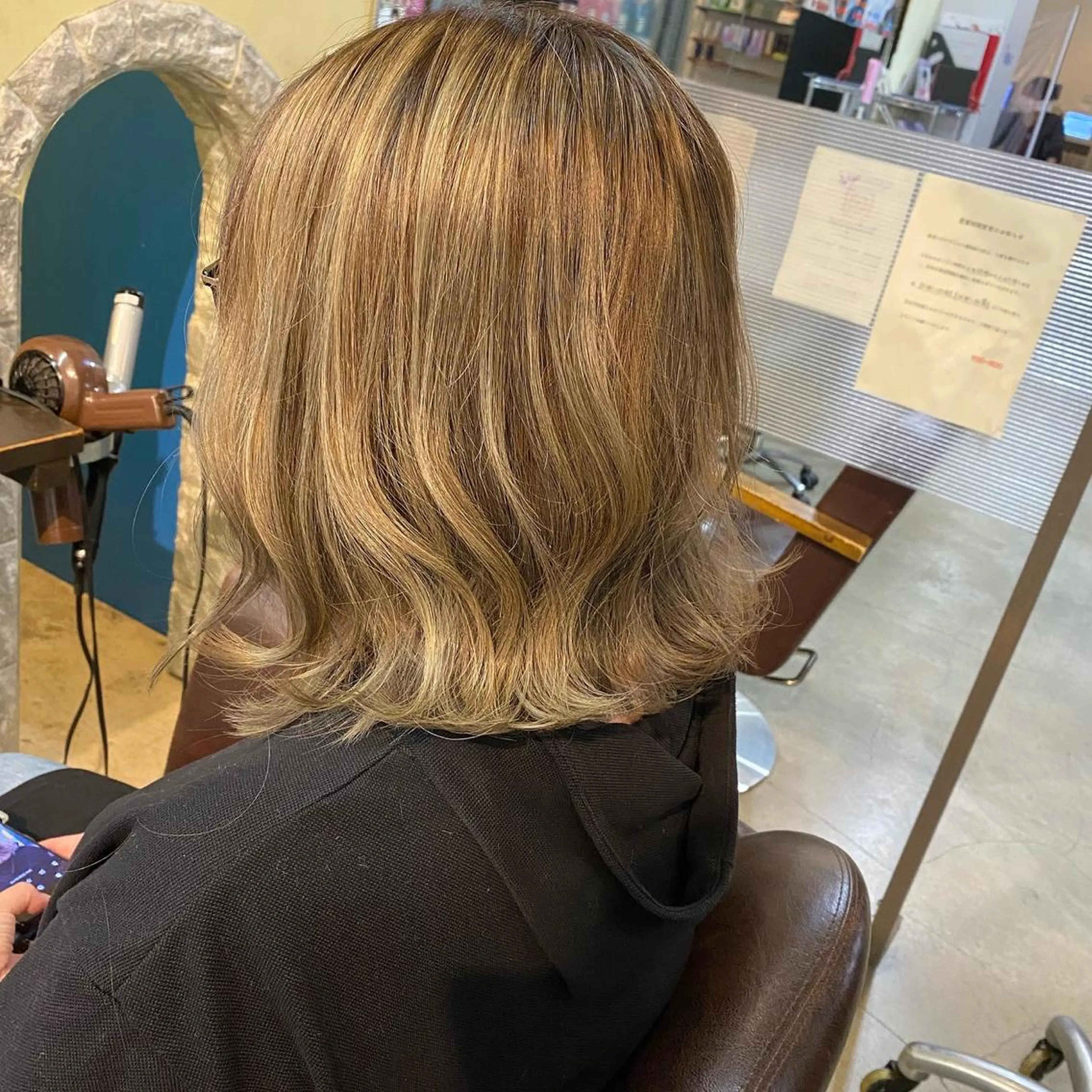 ショート ボブ レイヤーカット 石川 信英のヘアスタイル