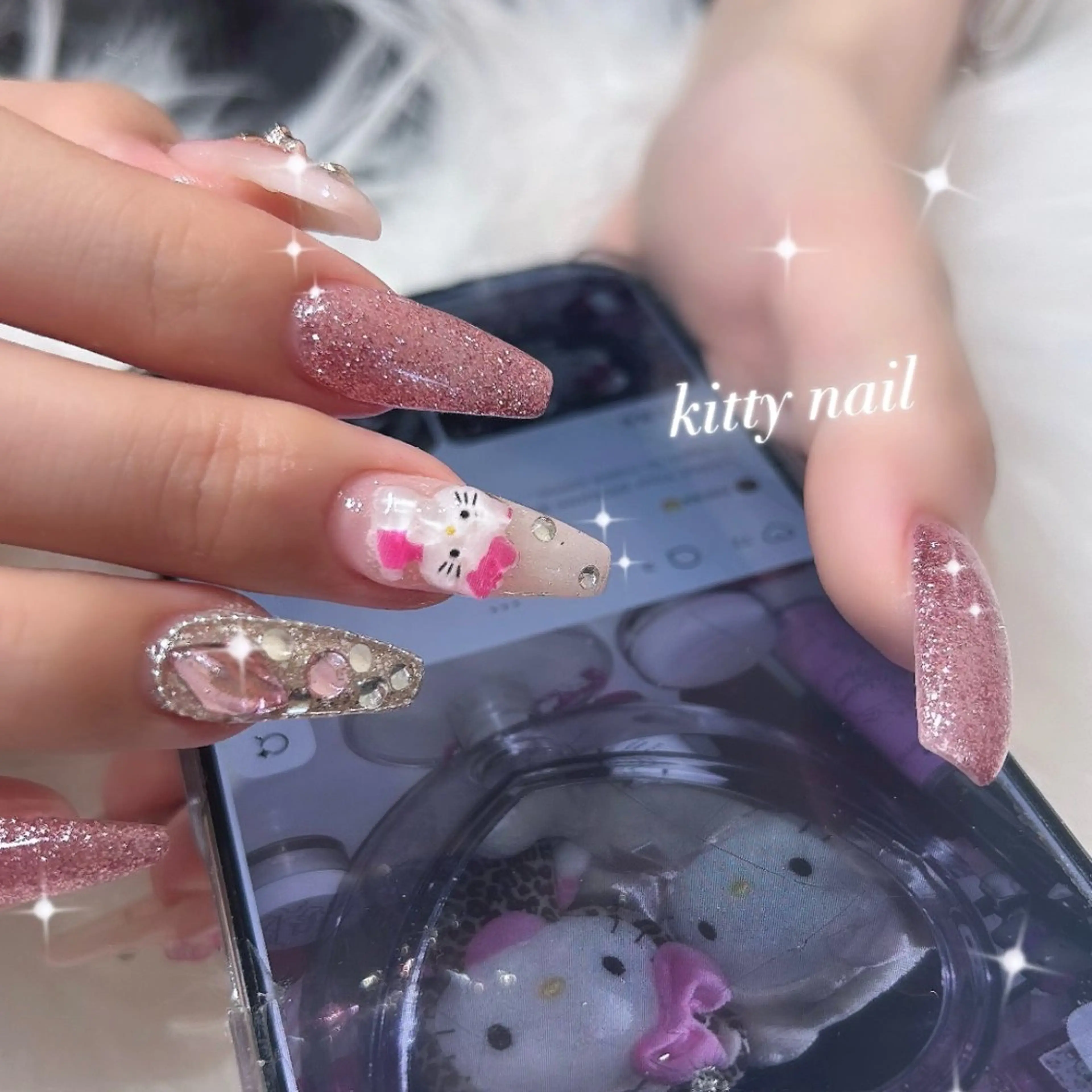 オフ無🫧‪片手3本デザインネイル🫧‪の写真