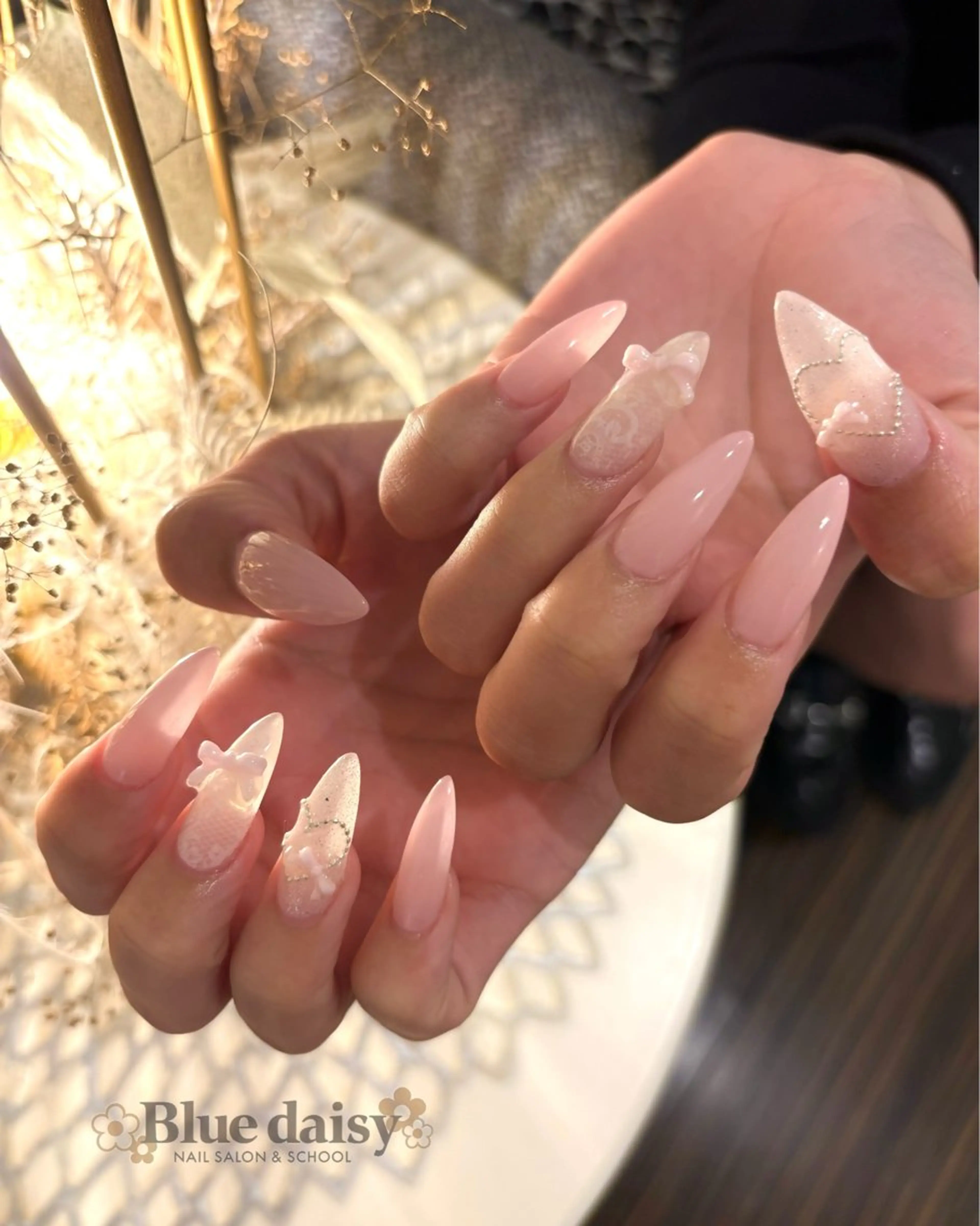ネイル レース ピンク ハンドネイル Blue daisy 栄本店のネイルデザイン