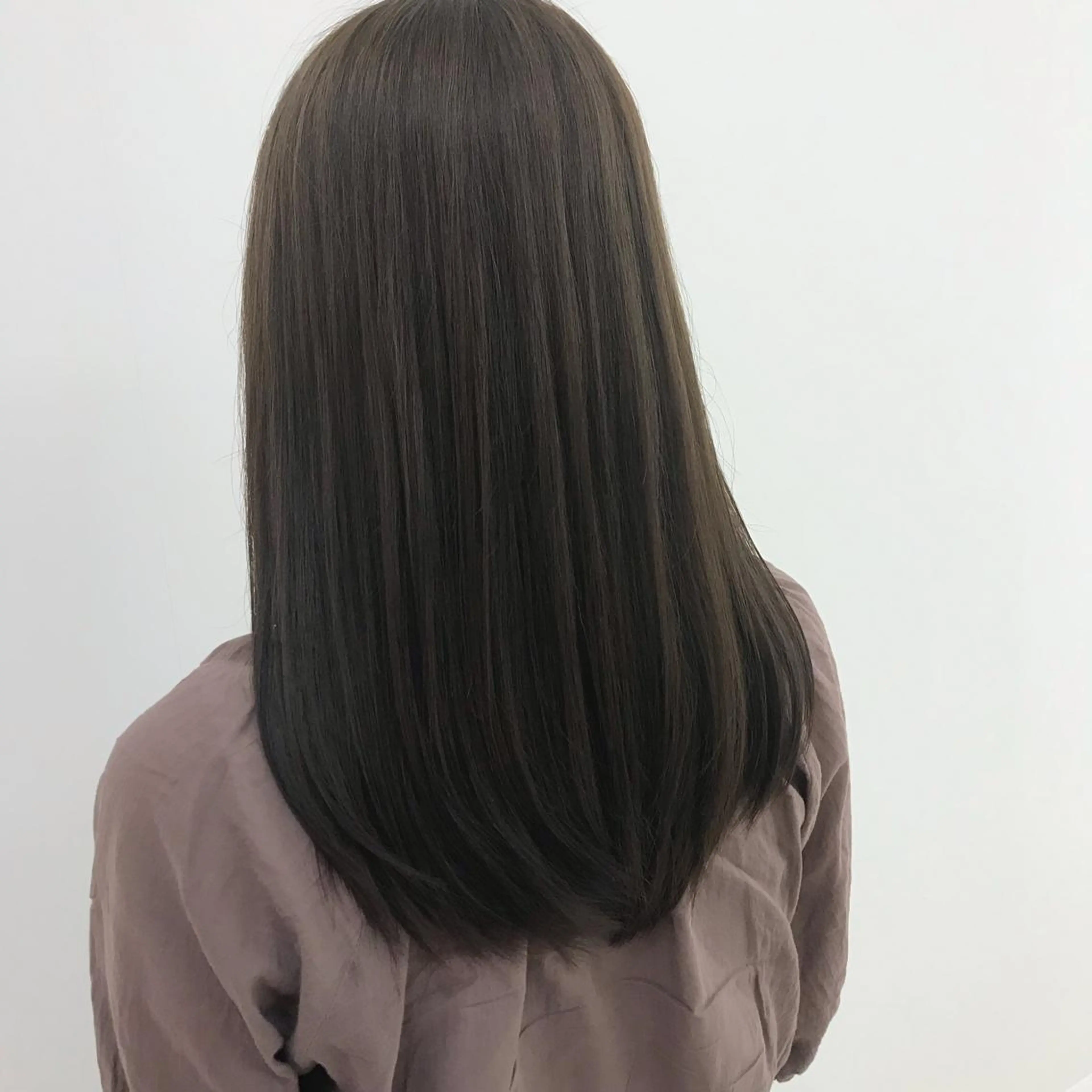 セミロング カラー ヘアアレンジ 🥀似合わせ🥀 柔らかカラー・タイトのヘアスタイル