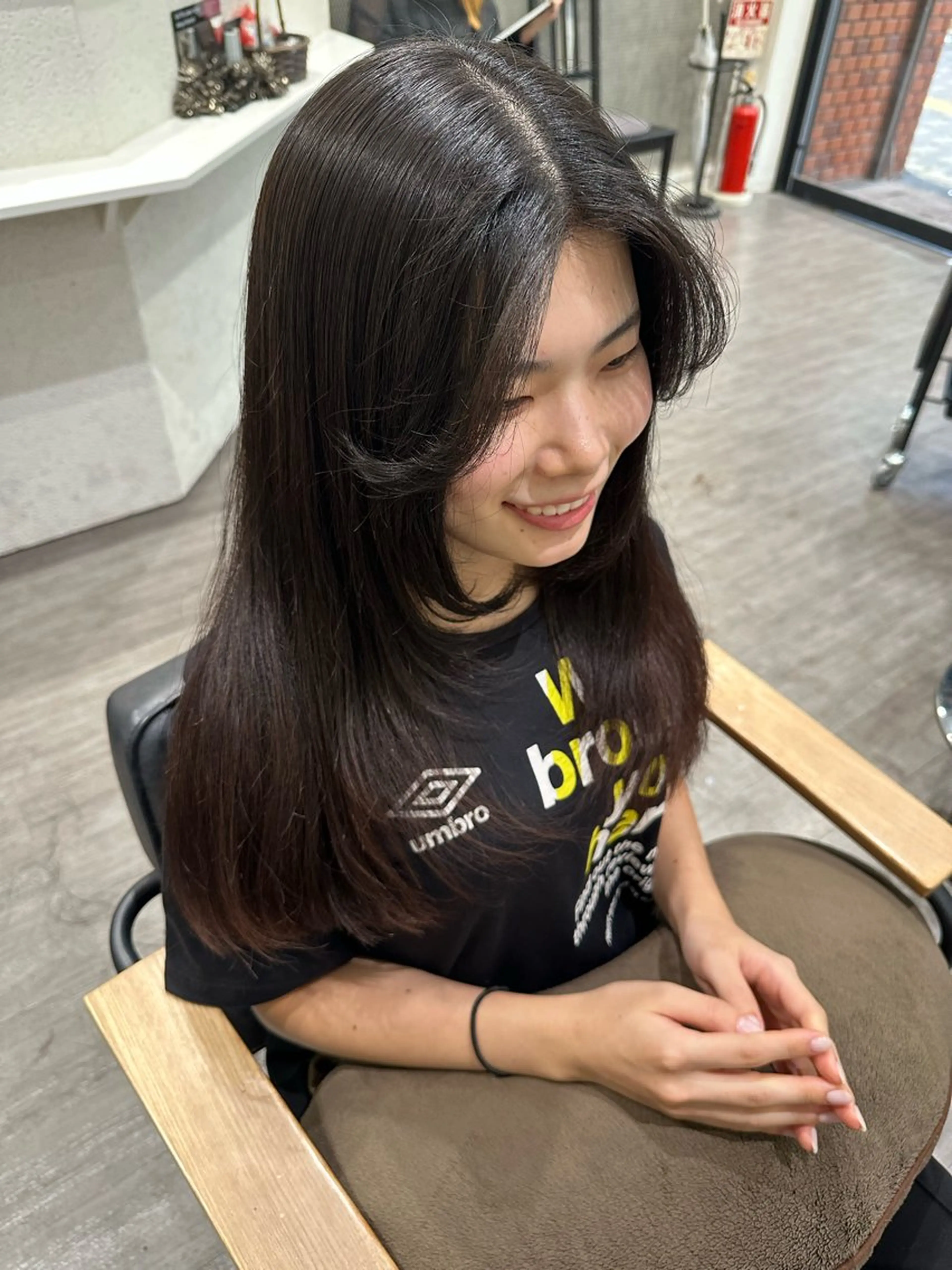 ロング パーマ 顔まわりレイヤー レイヤーカット 縮毛矯正 ストレートパーマ 縮毛矯正 トリートメント 艶髪レイヤー上田 紗也🇰🇷💗のヘアスタイル