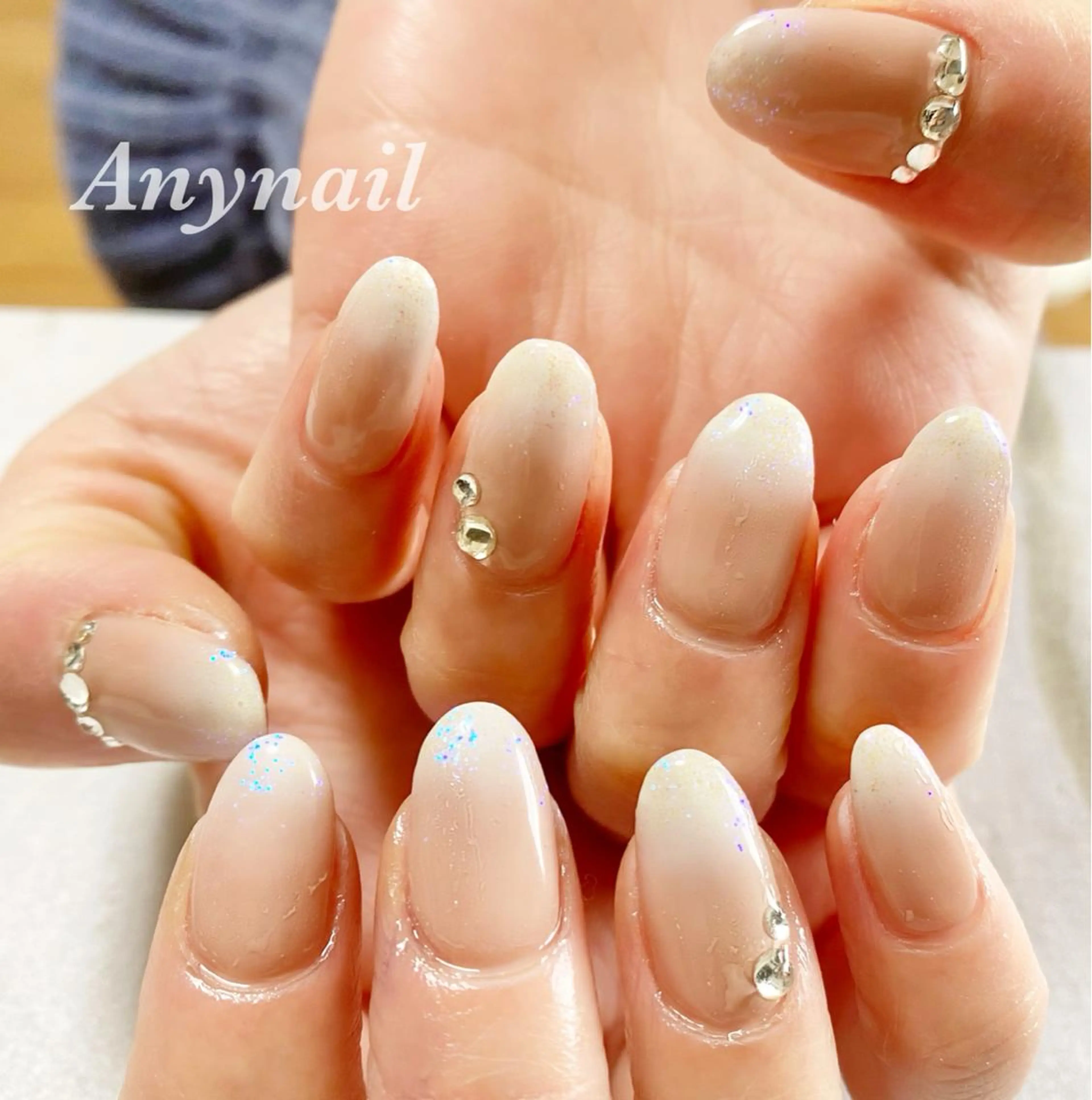 ネイル アートネイル ブルー ラメ(グリッター) オフィスネイル ストーンネイル ハンドネイル 岩澤 恵子のネイルデザイン