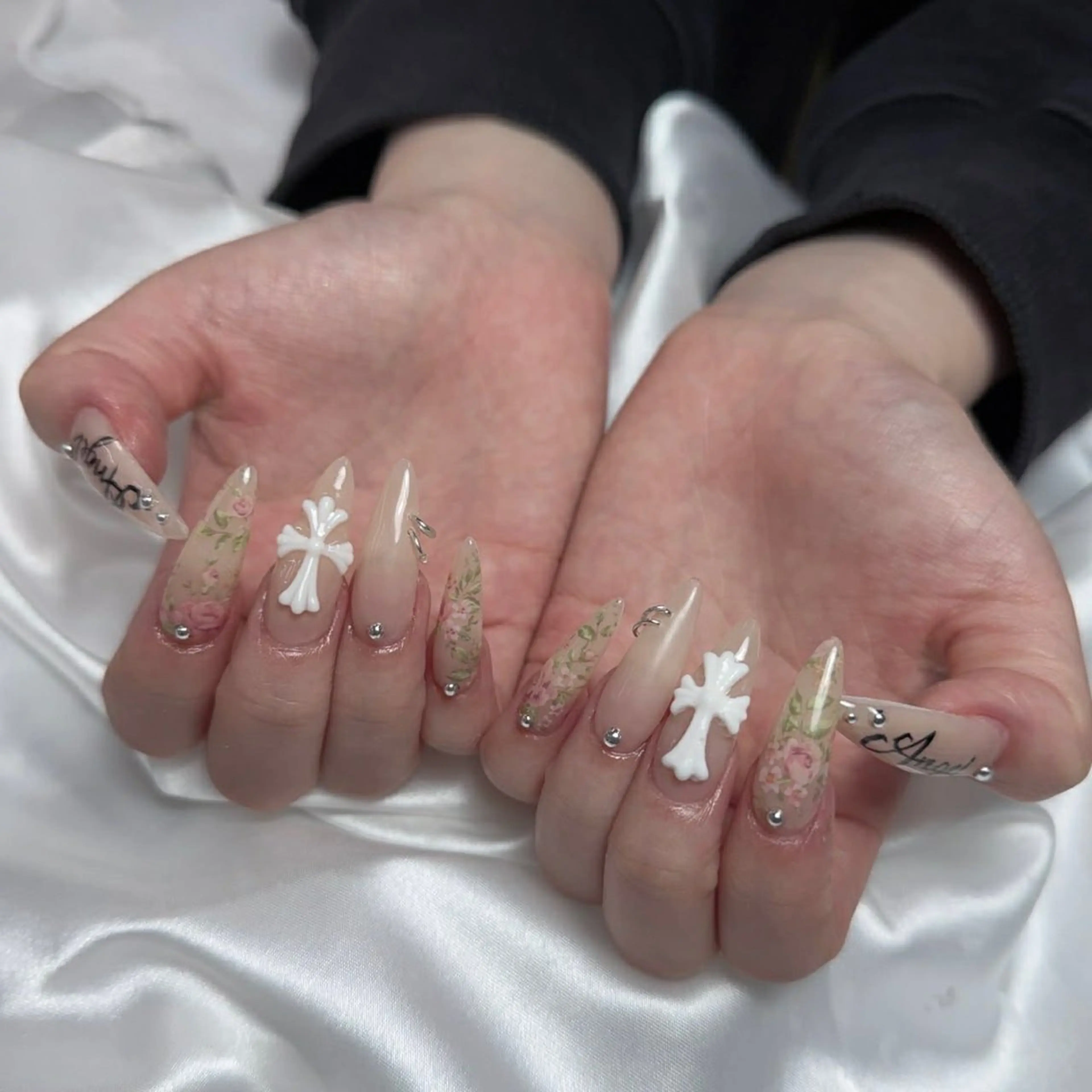 ネイル アートネイル オーロラネイル ブラウン チークネイル 成人式 Huyn Nail Studioのネイルデザイン