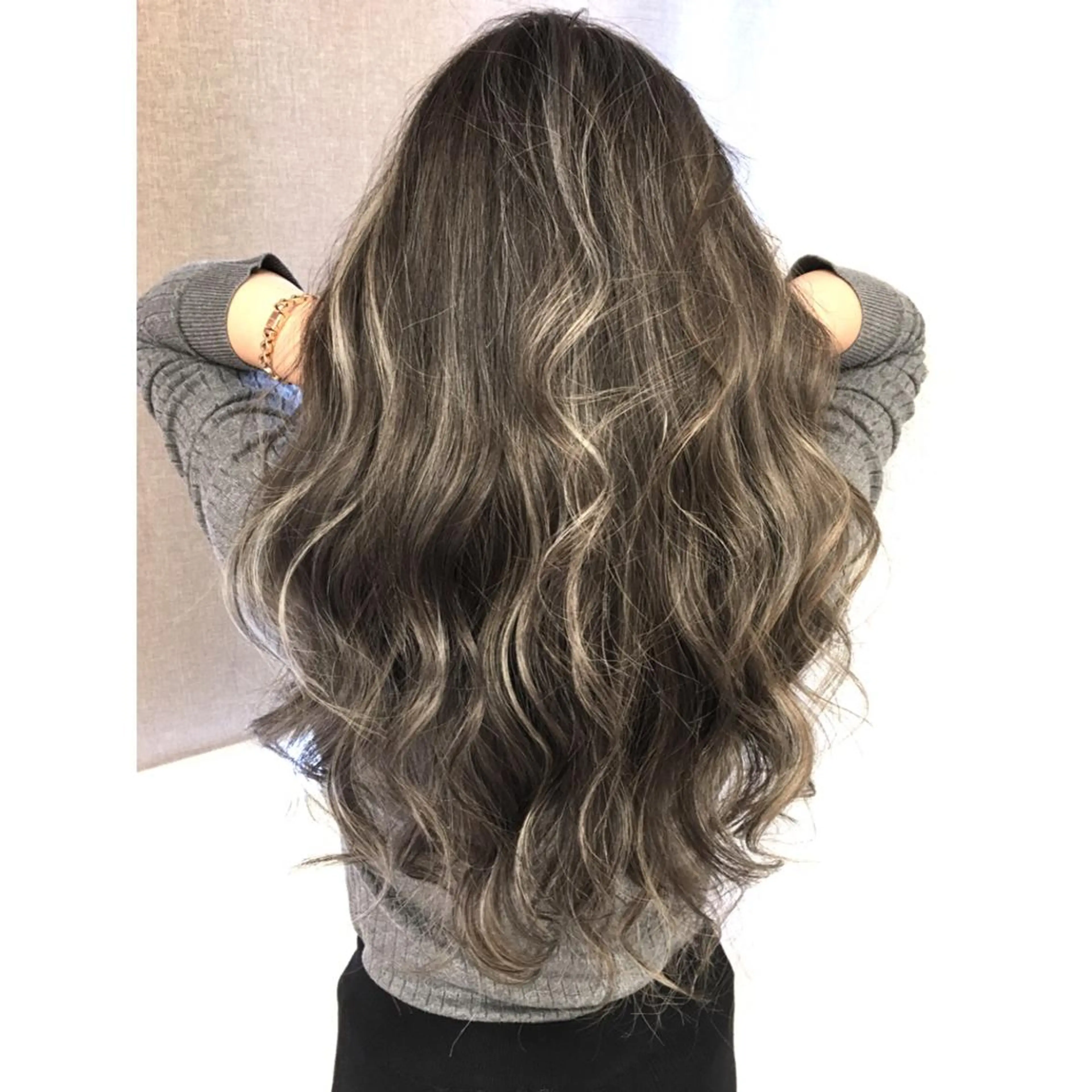 ロング カラー ベージュカラー ハイライトカラー 3Dハイライト ハイライト ヘアカラー トリートメント 井上 一平のヘアスタイル