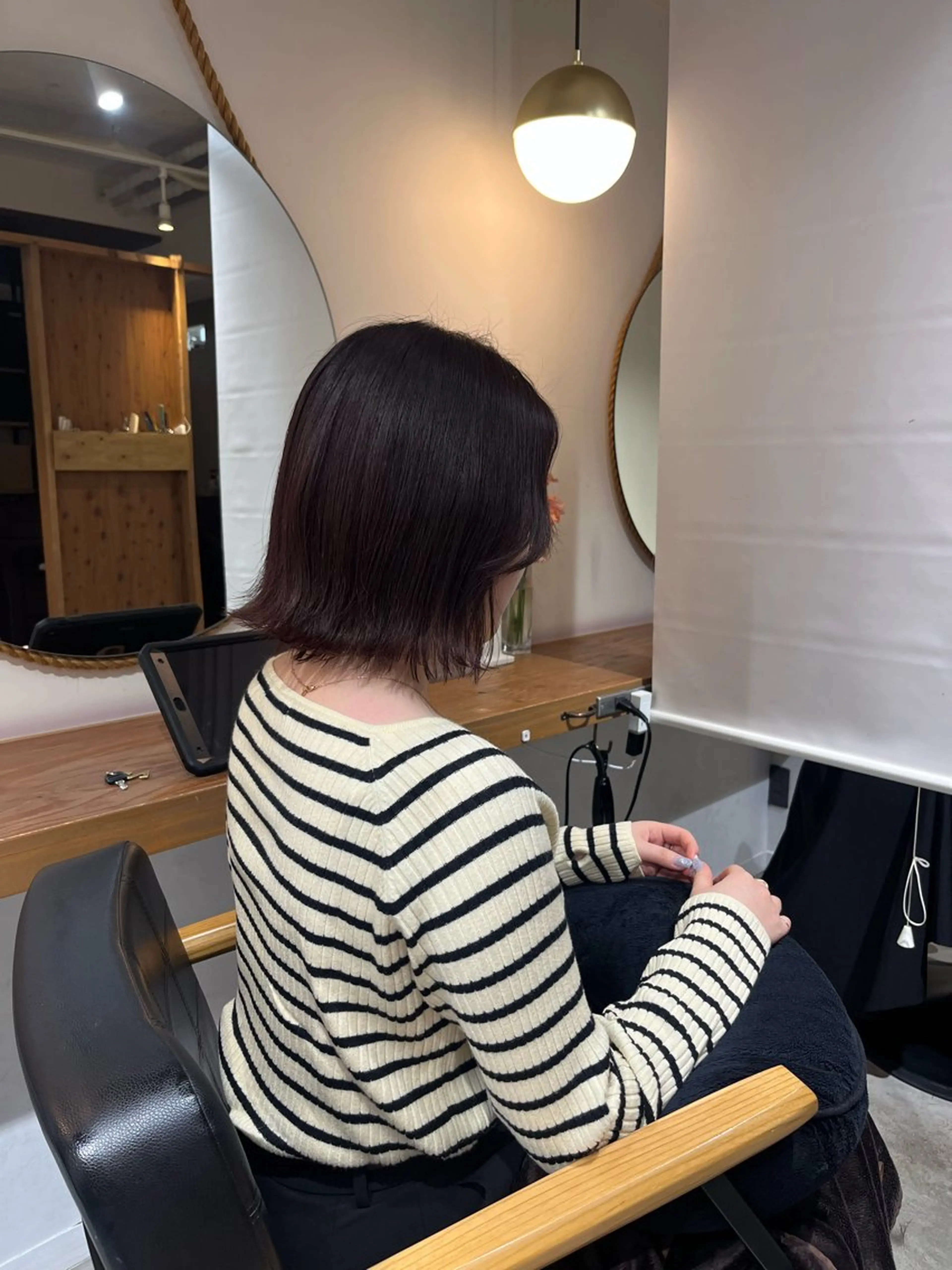 ミディアム 塩川ももこ/ 自然な縮毛矯正のヘアスタイル