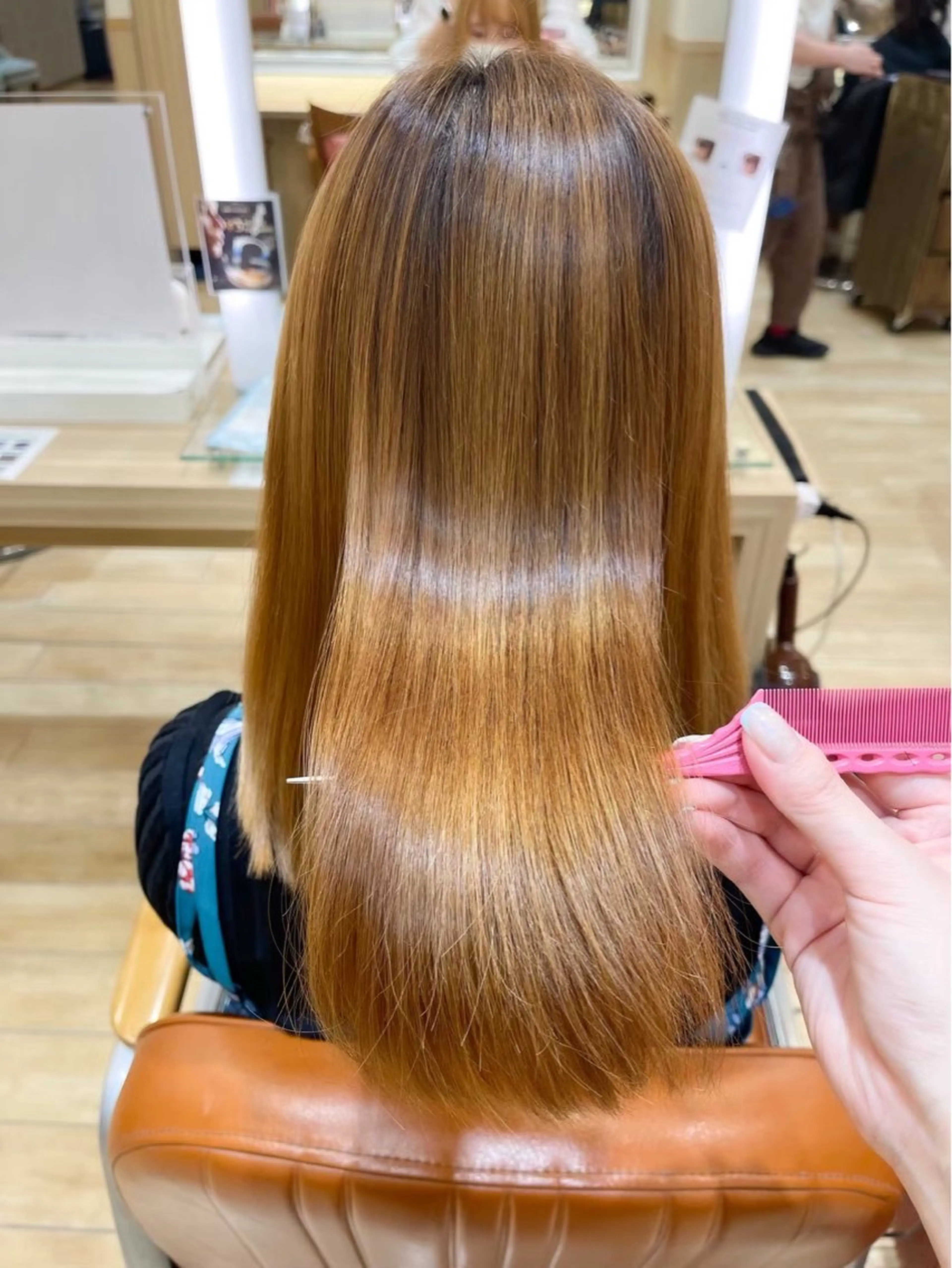 セミロング ヘアカラー 平久保 唯那のヘアスタイル
