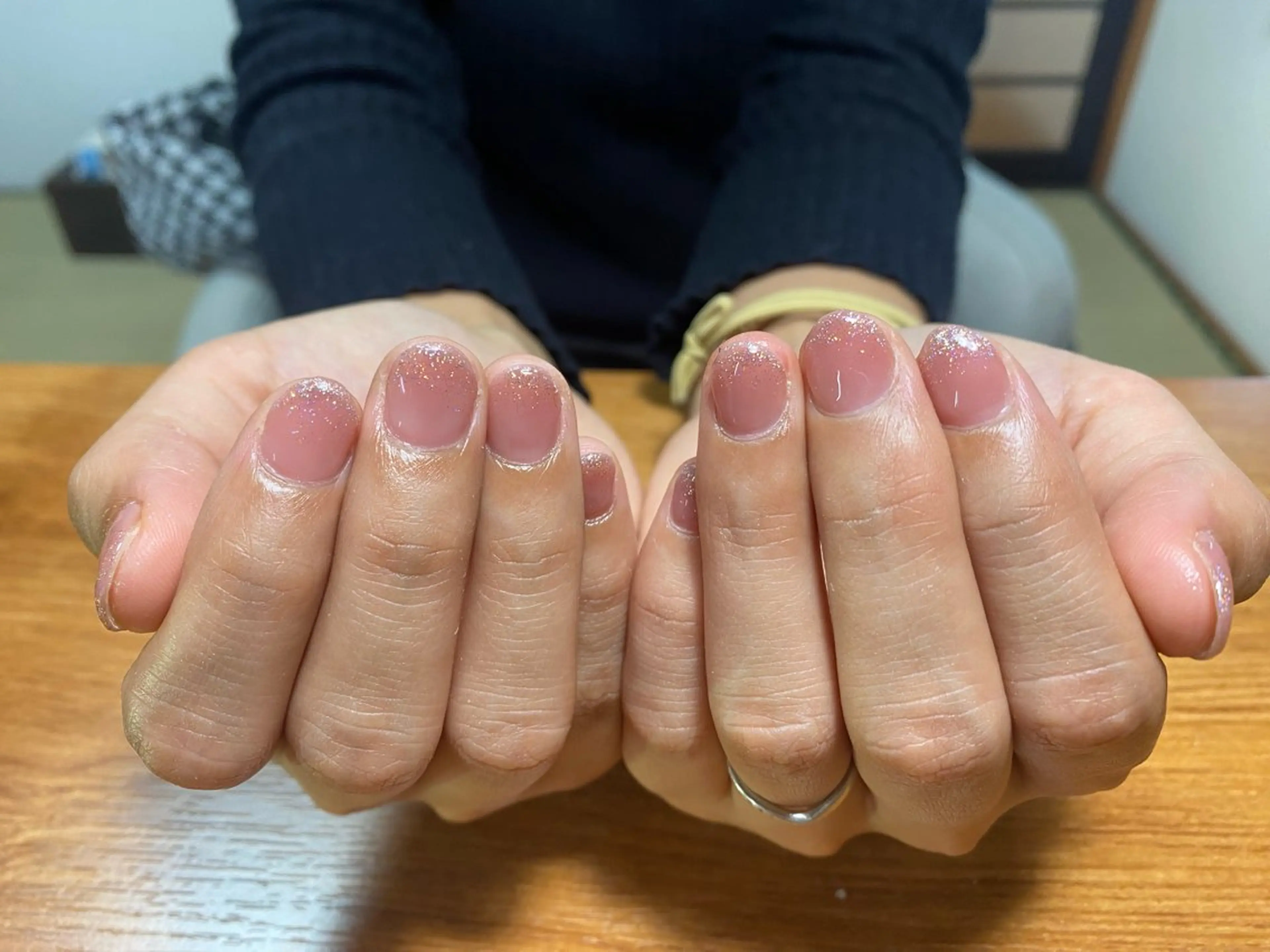 ネイル グラデーション ラメ(グリッター) ラメグラデーション ネイルサロンまきの所属・牧野 真都華のネイルデザイン