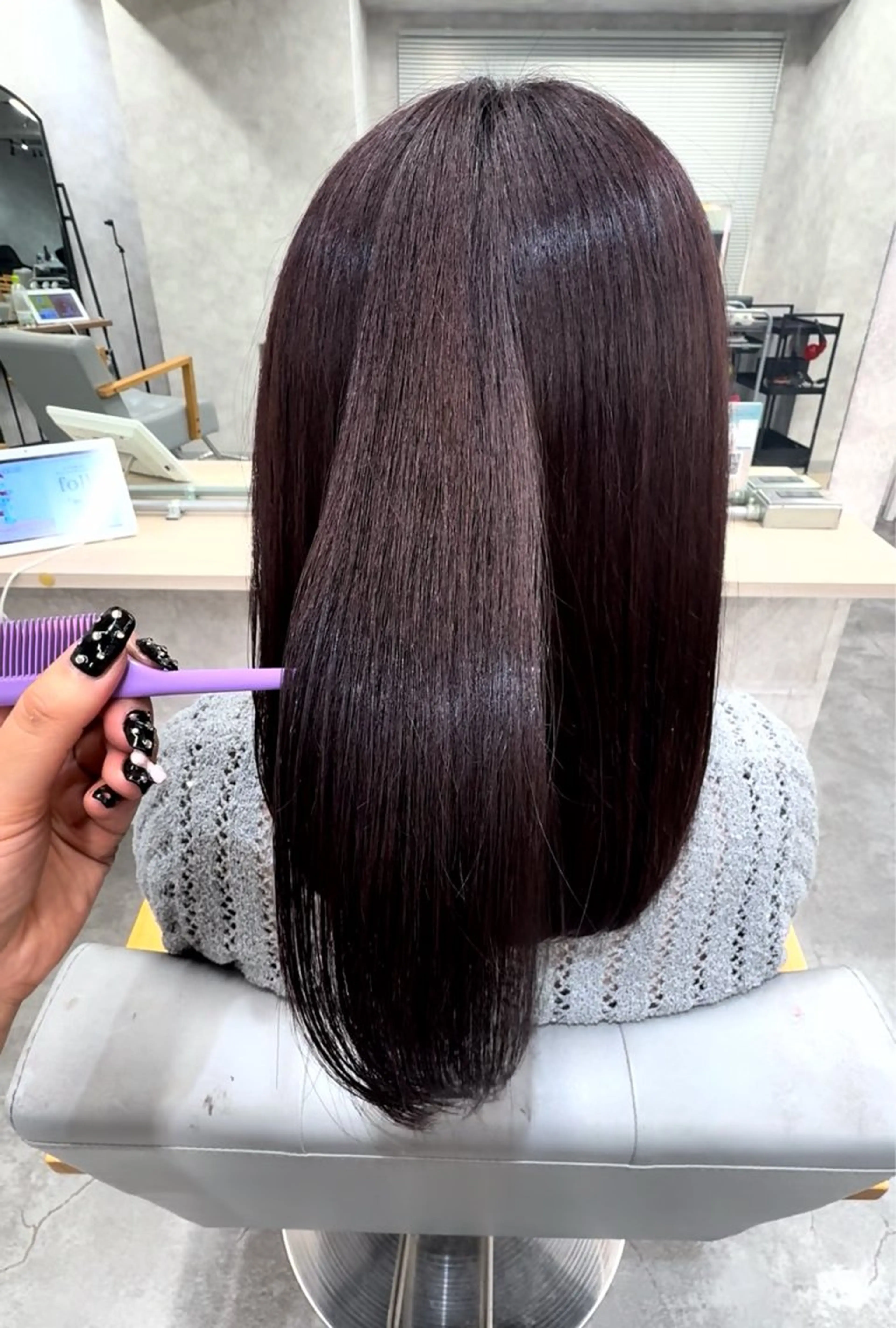 ミディアム Yuzumi／ ハイトーン／パーマのヘアスタイル