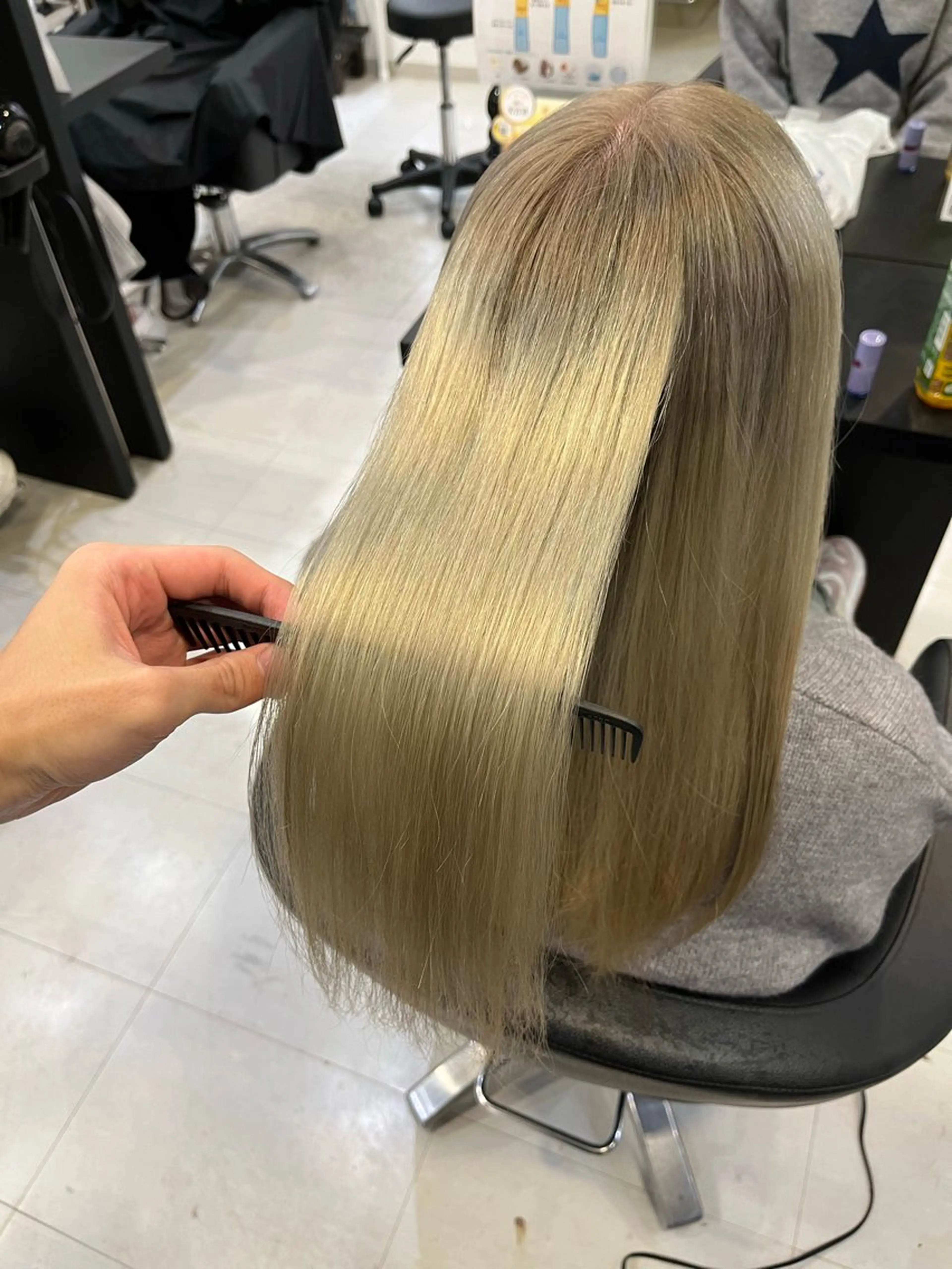 ロング カラー カット ヘアカラー トリートメント 諸岡 玲のヘアスタイル