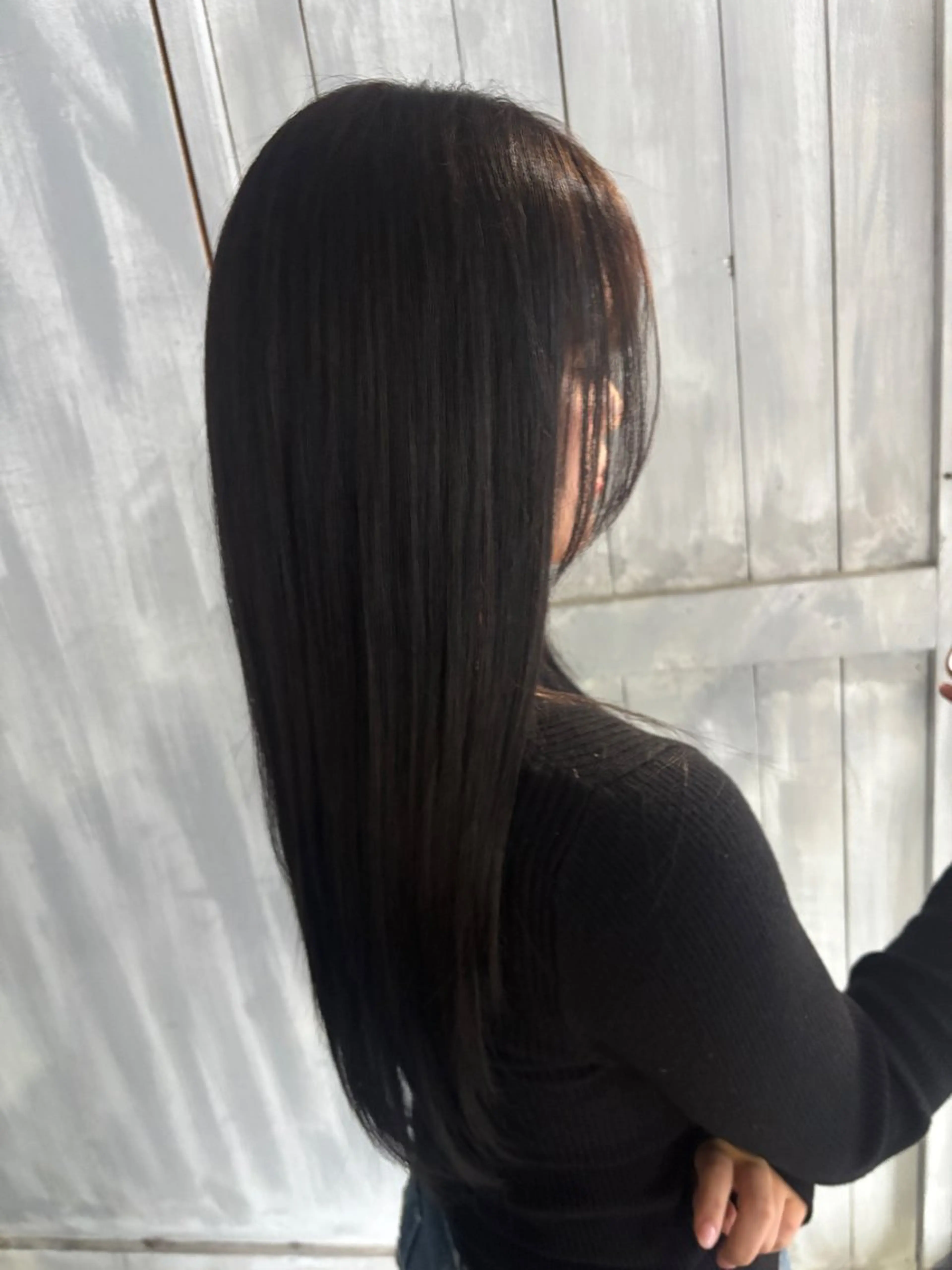 ロング カラー 黒髪 透明感カラー ナチュラルブラック チフミ【下北沢🪐 艶カラー🫧】のヘアスタイル