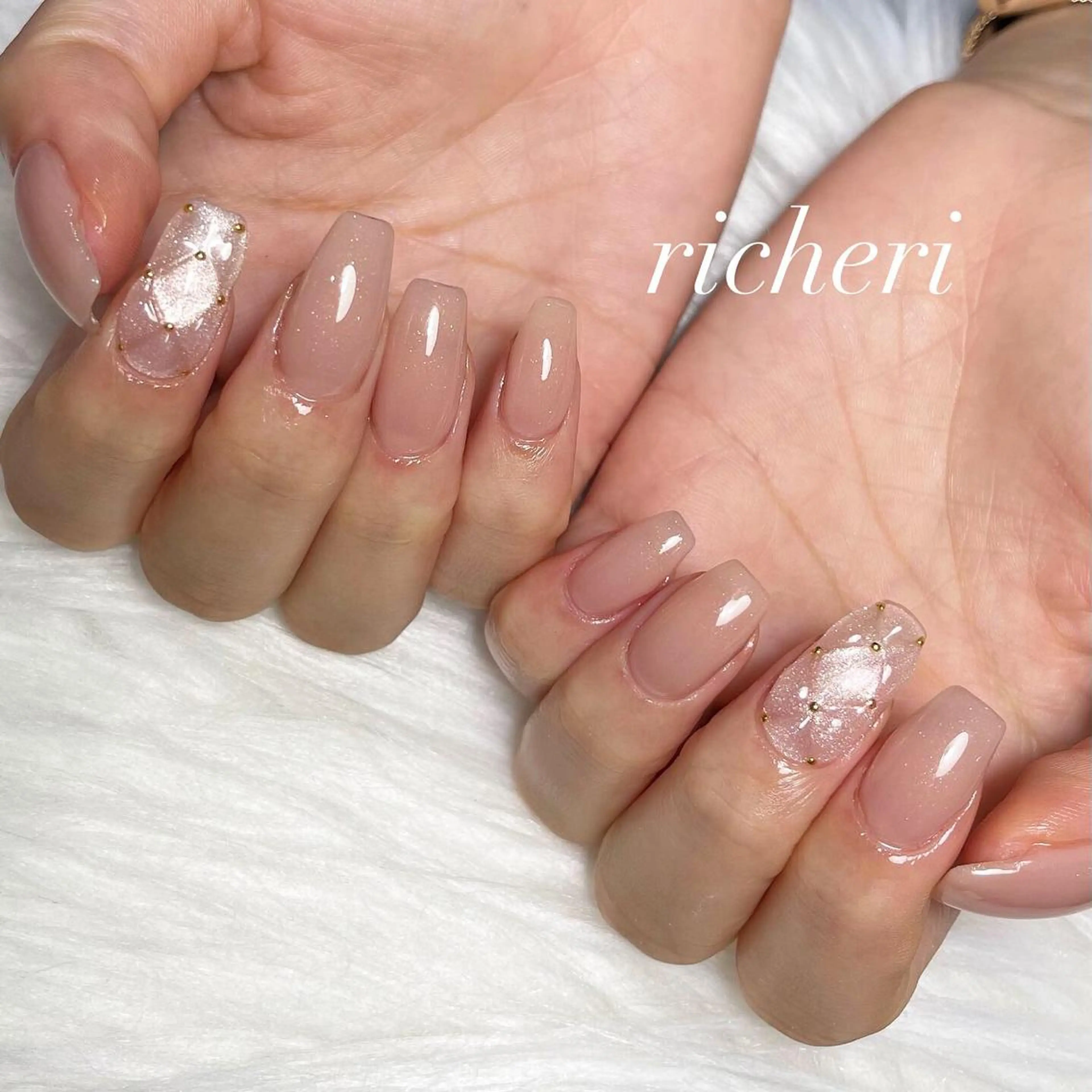 ミディアム ネイル 韓国風ヘア アートネイル フレンチネイル ジェルネイル ガラスフレンチ richeri beautyのエステ・リラクイメージ
