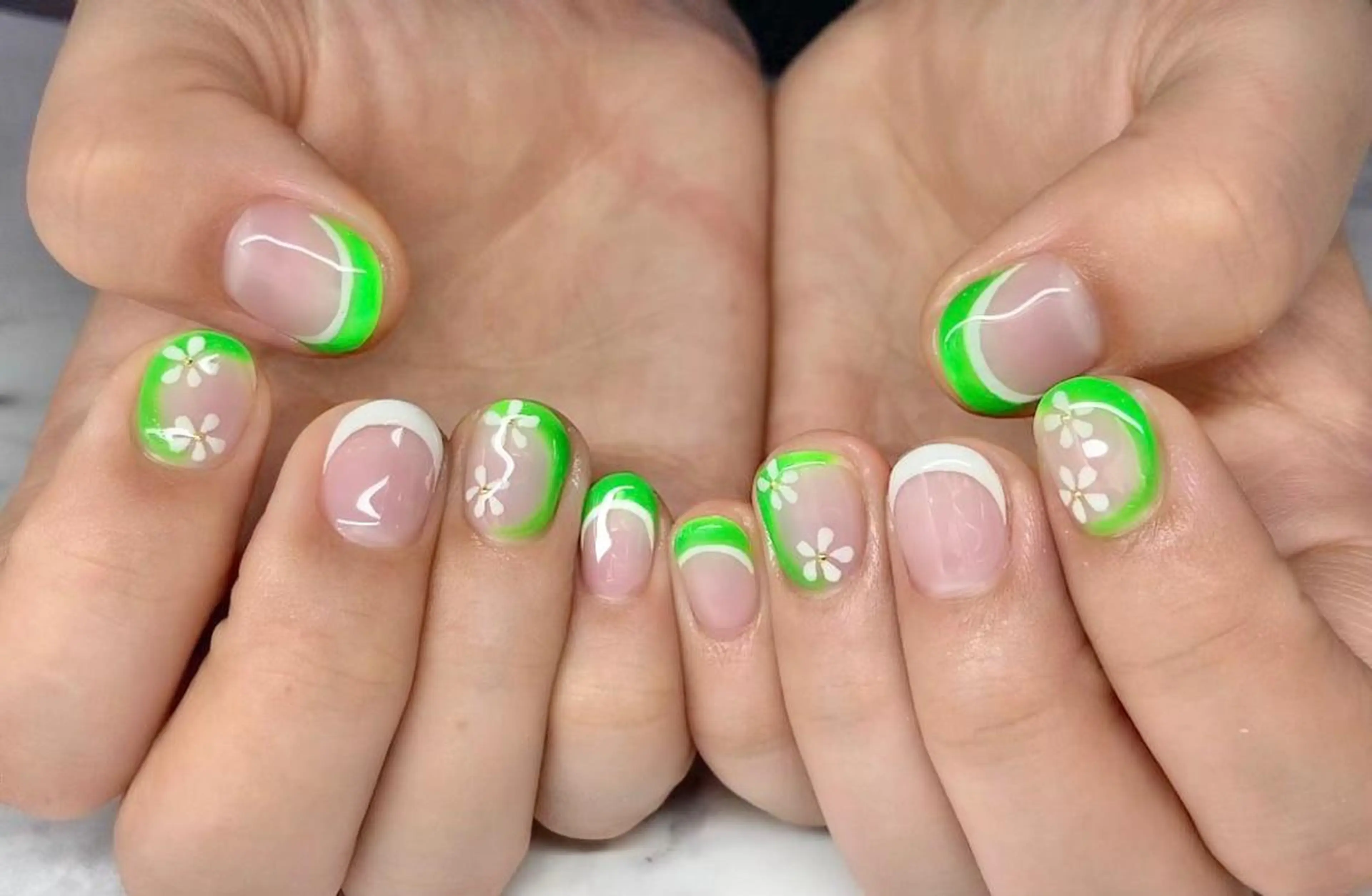 ネイル 長さ出し フレンチネイル ジェルネイル 韓国ネイル マグネットネイル ハンドネイル Nail&eye Belire 新宿のネイルデザイン