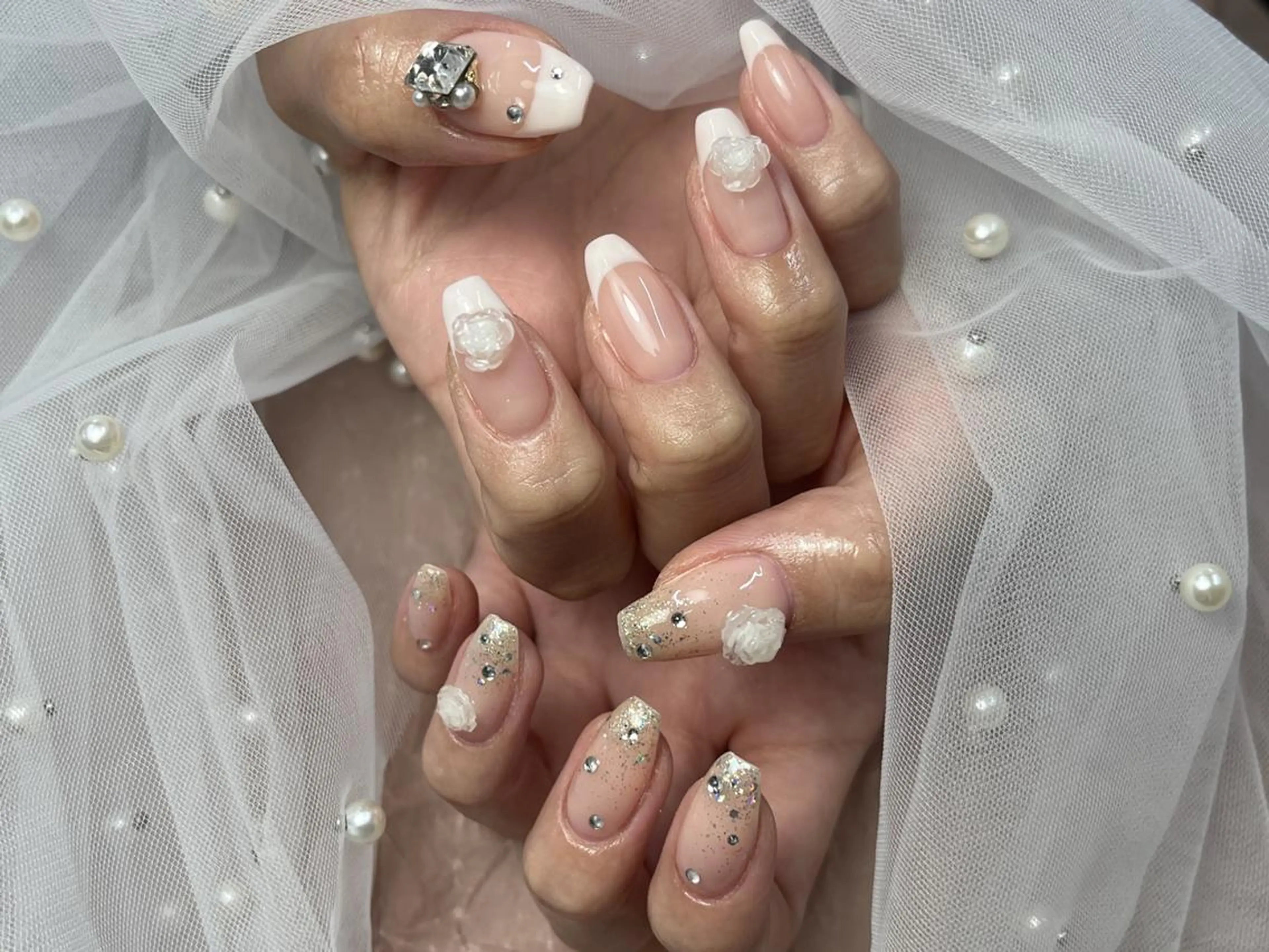 ネイル フラワーネイル フレンチネイル シンプルネイル ストーンネイル ハンドネイル ToliyDeliy ネイルサロンのネイルデザイン