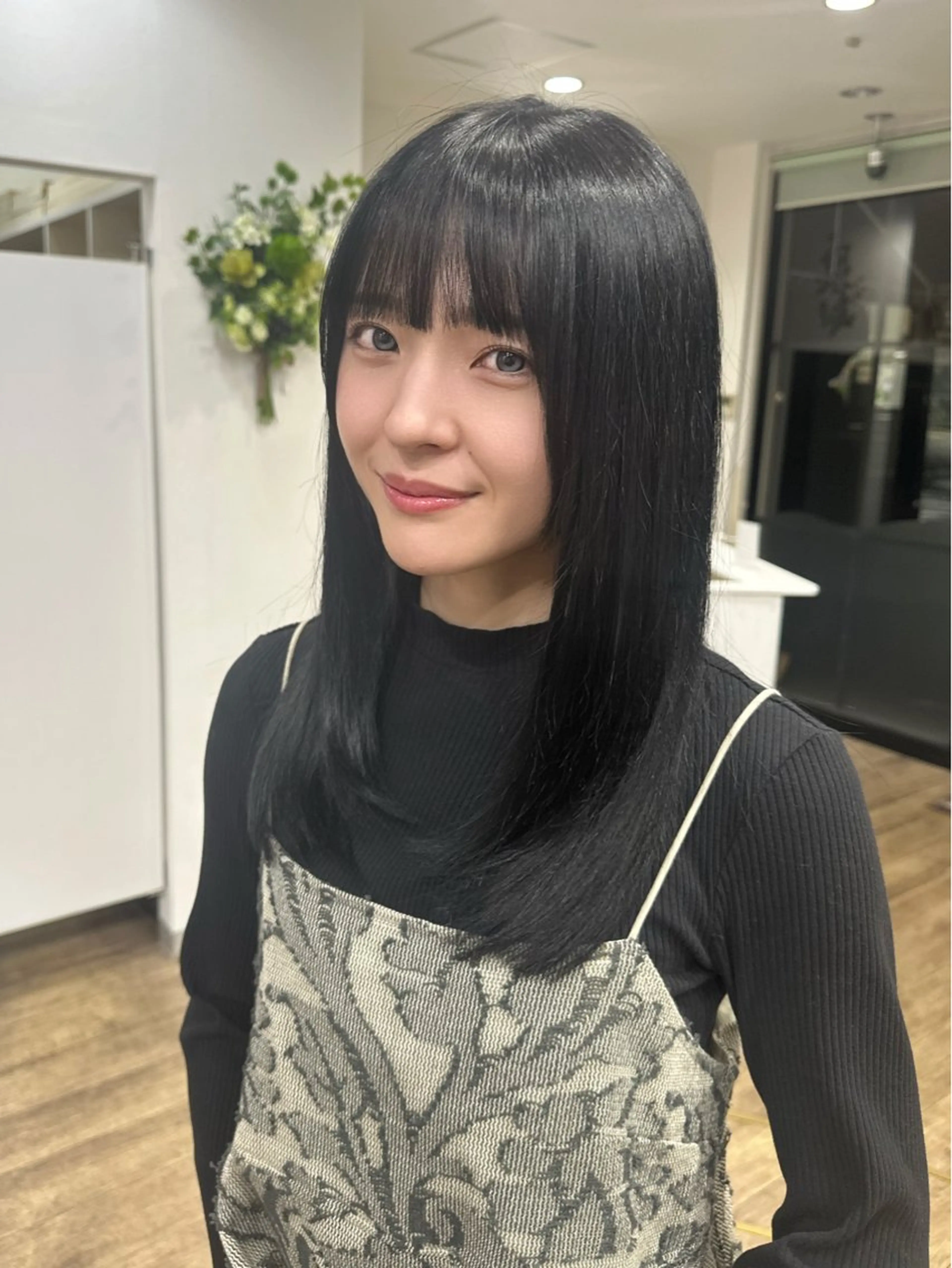 セミロング カラー パーマ ヘアアレンジ 黒髪 ブルーカラー ブルーブラック カット ヘアカラー トリートメント 髪質改善/韓国風 レイヤー/田村祐樹のヘアスタイル