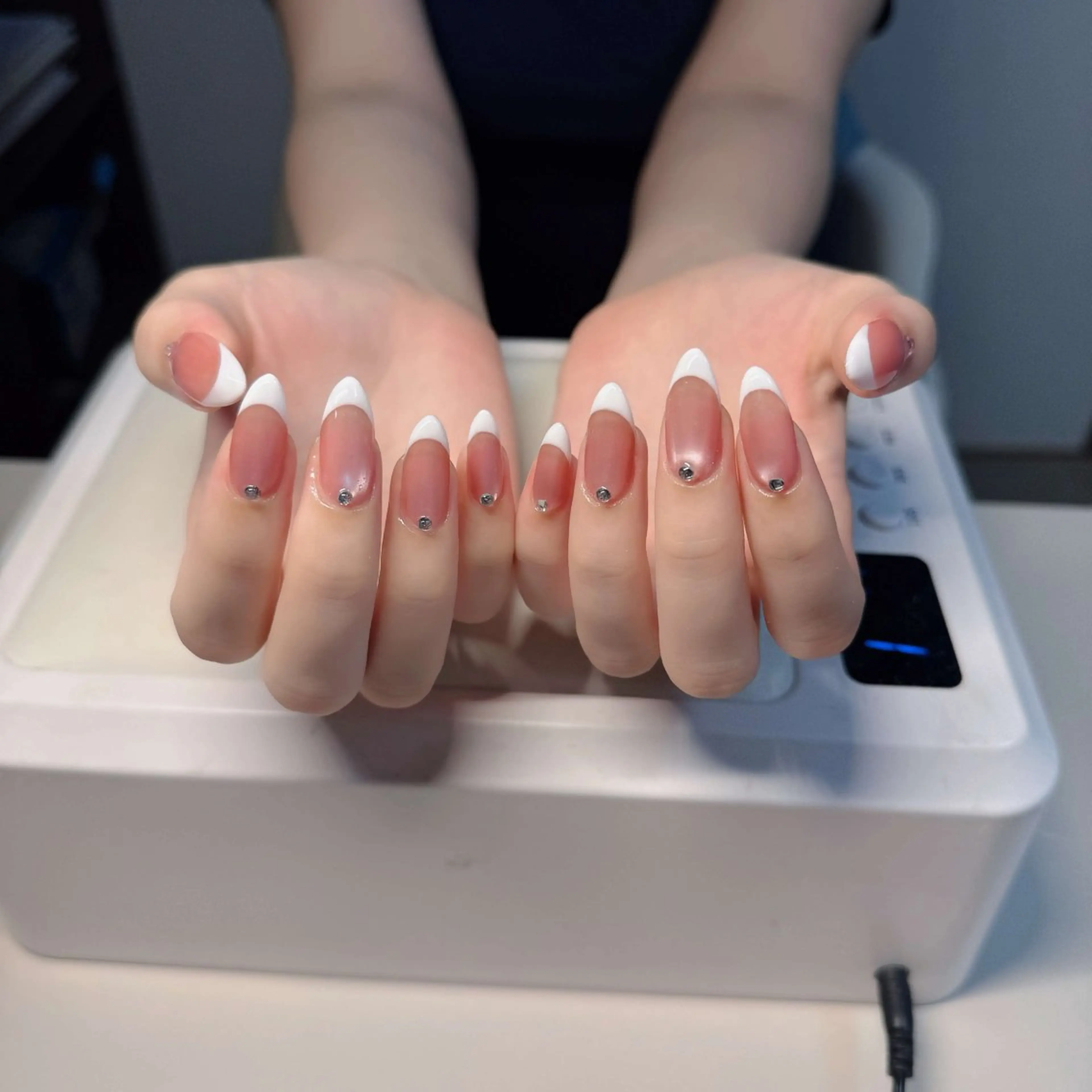 ネイル チークネイル フレンチネイル グラデーション 韓国ネイル マグネットネイル Hana Nailのネイルデザイン