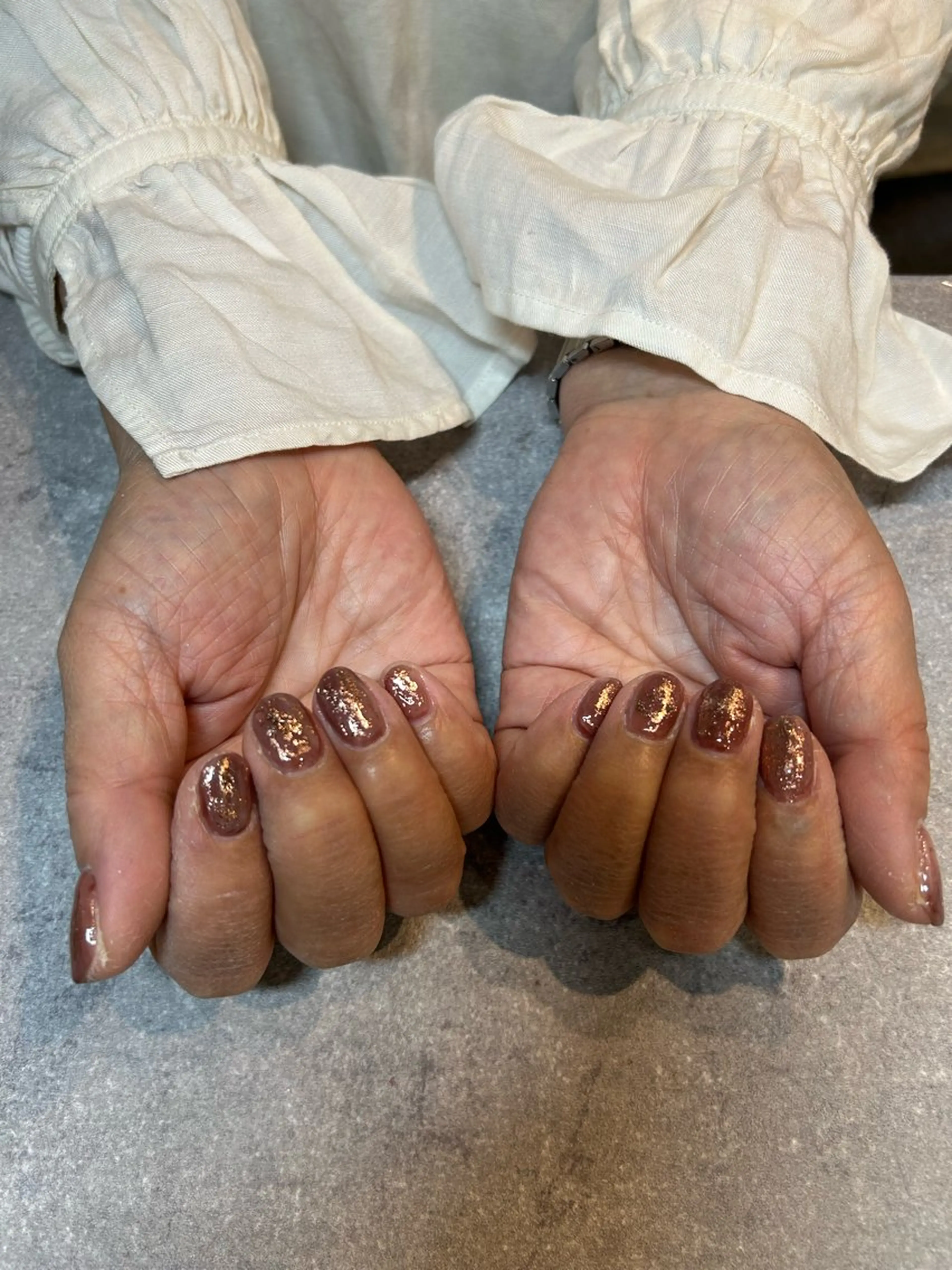 ネイル ブラウン ゴールド ホワイト A. LIBRE.のネイルデザイン