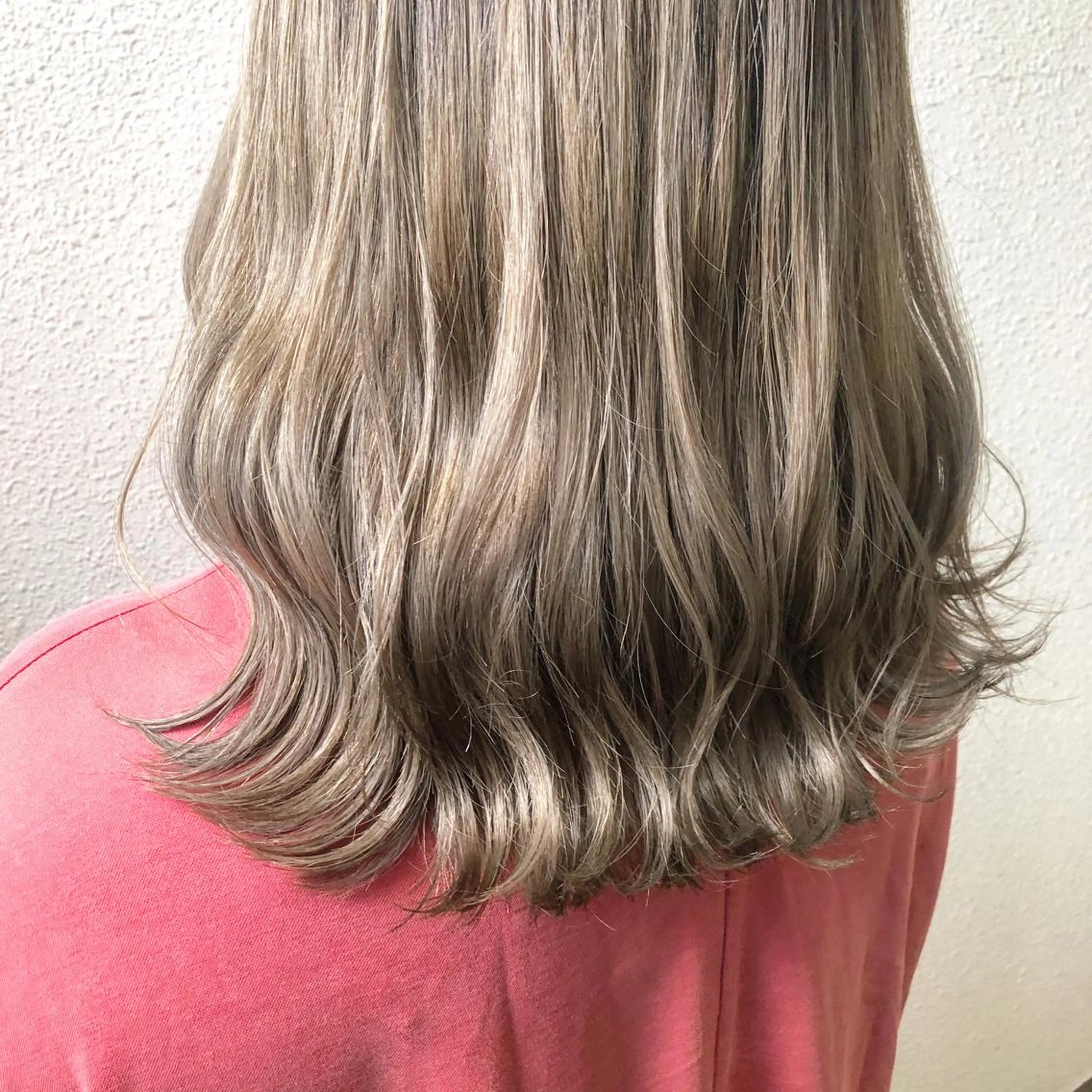 ミディアム カラー カット ヘアカラー トリートメント 中司 莉菜のヘアスタイル