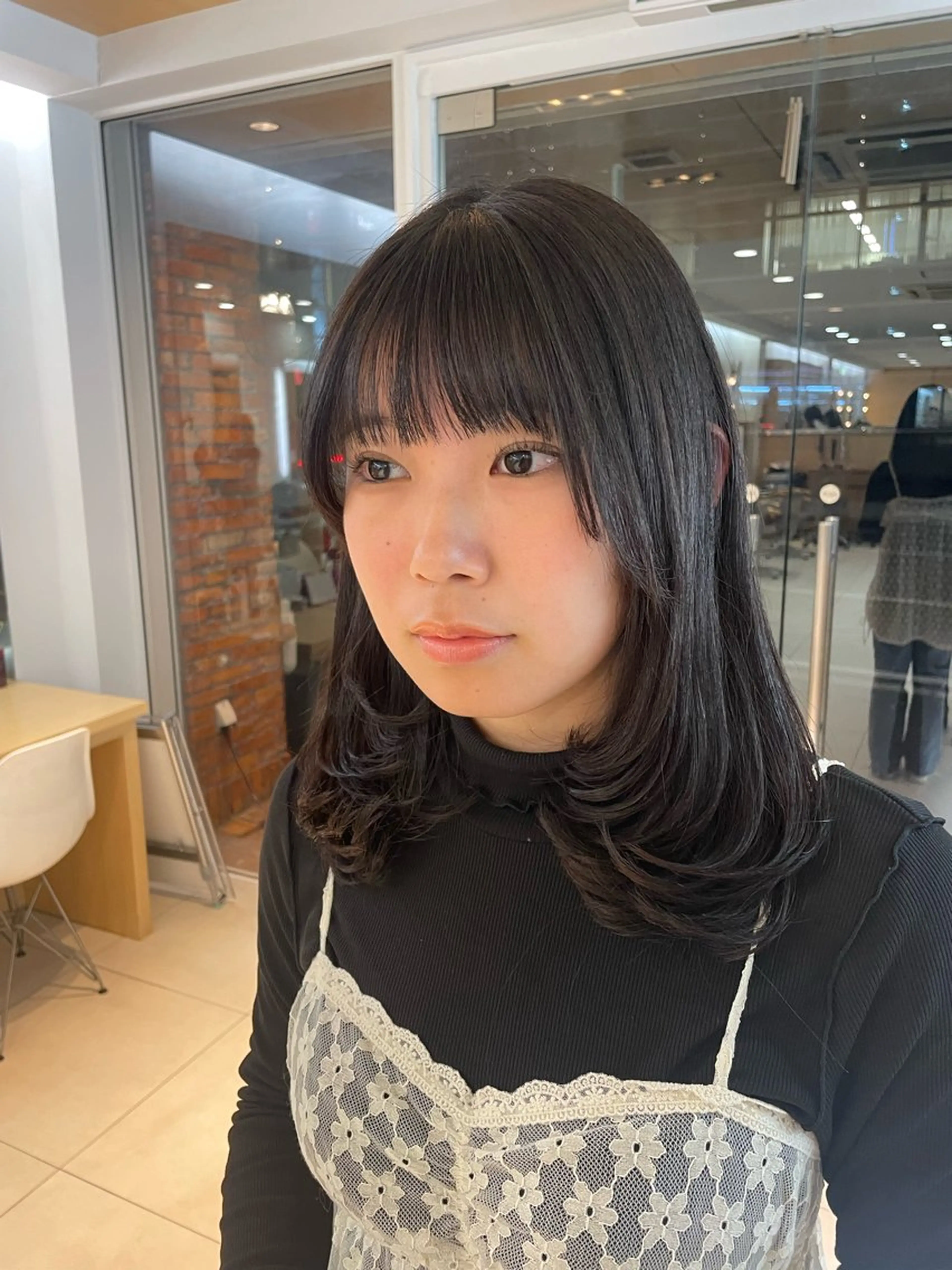 セミロング 顔まわりレイヤー 姫カット 韓国風ヘア レイヤーカット ワンホンヘア 🧸SAKI🎀 韓国レイヤーのヘアスタイル