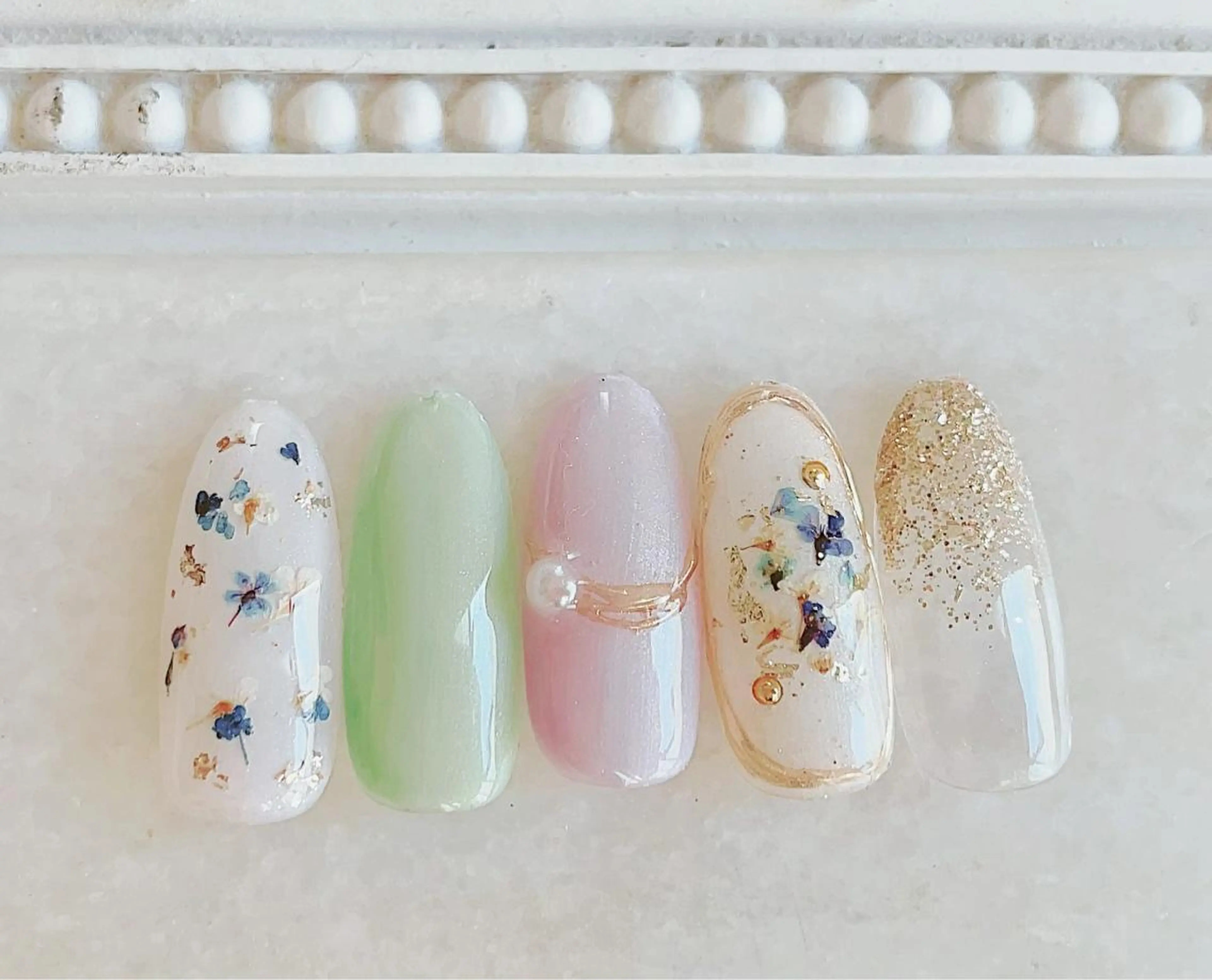 ネイル ジェルネイル キラキラネイル ミラーネイル パラジェル 春ネイル ハンドネイル Satomi  のネイルデザイン