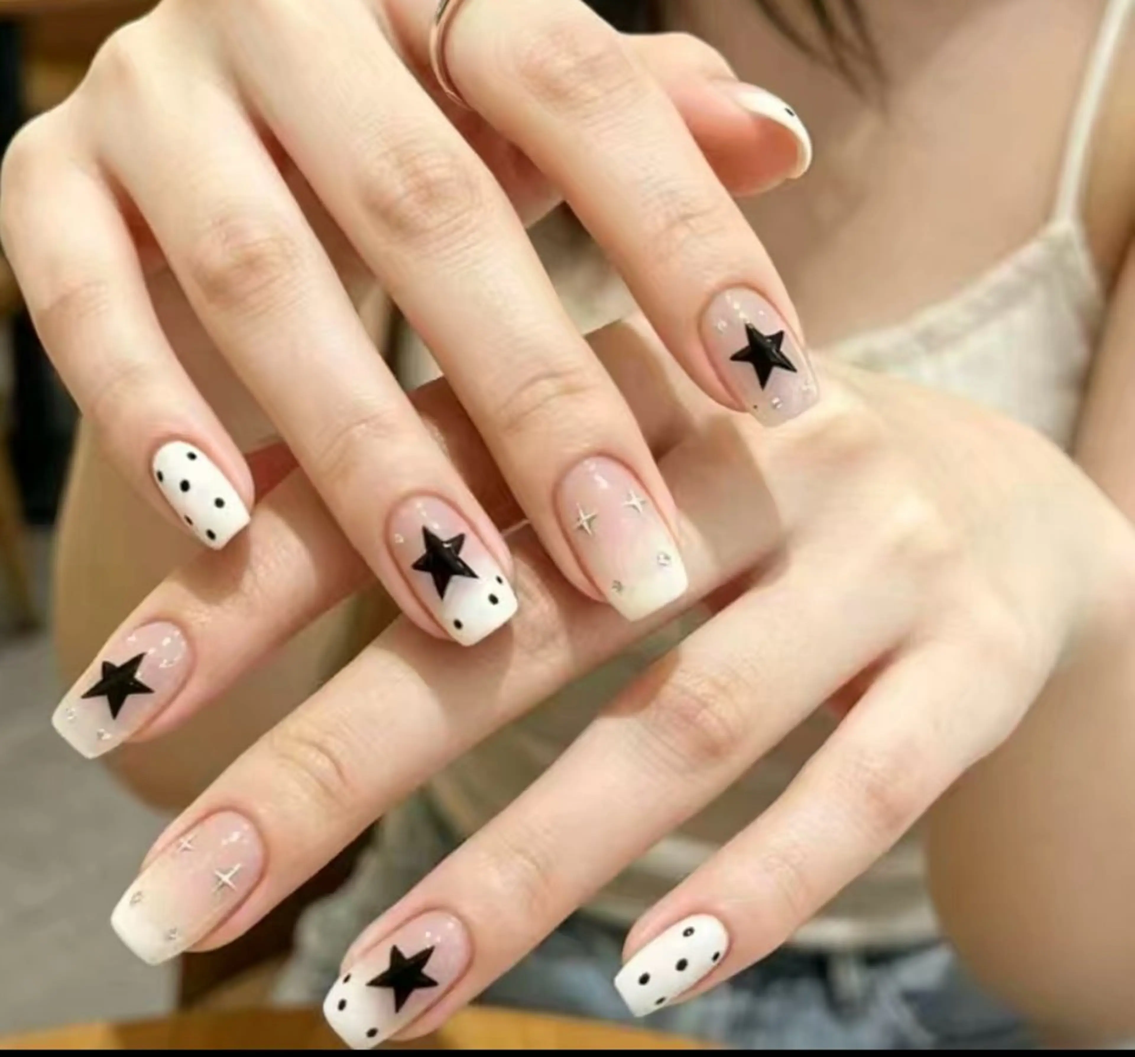 ネイル アートネイル オーロラネイル ジェルネイル ガーリー キラキラネイル ハンドネイル Rika Nail salon 1のネイルデザイン